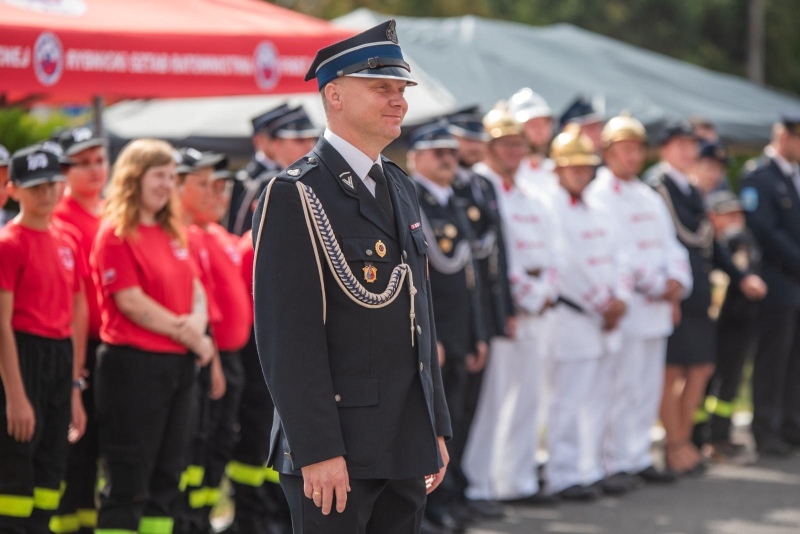 Zdjęcie w galerii na portalu naszwodzislaw.com: Jubileusz 90-lecia OSP Zawada. Strażacka tradycja i wspólne świętowanie [FOTO] wiadomości z regionu