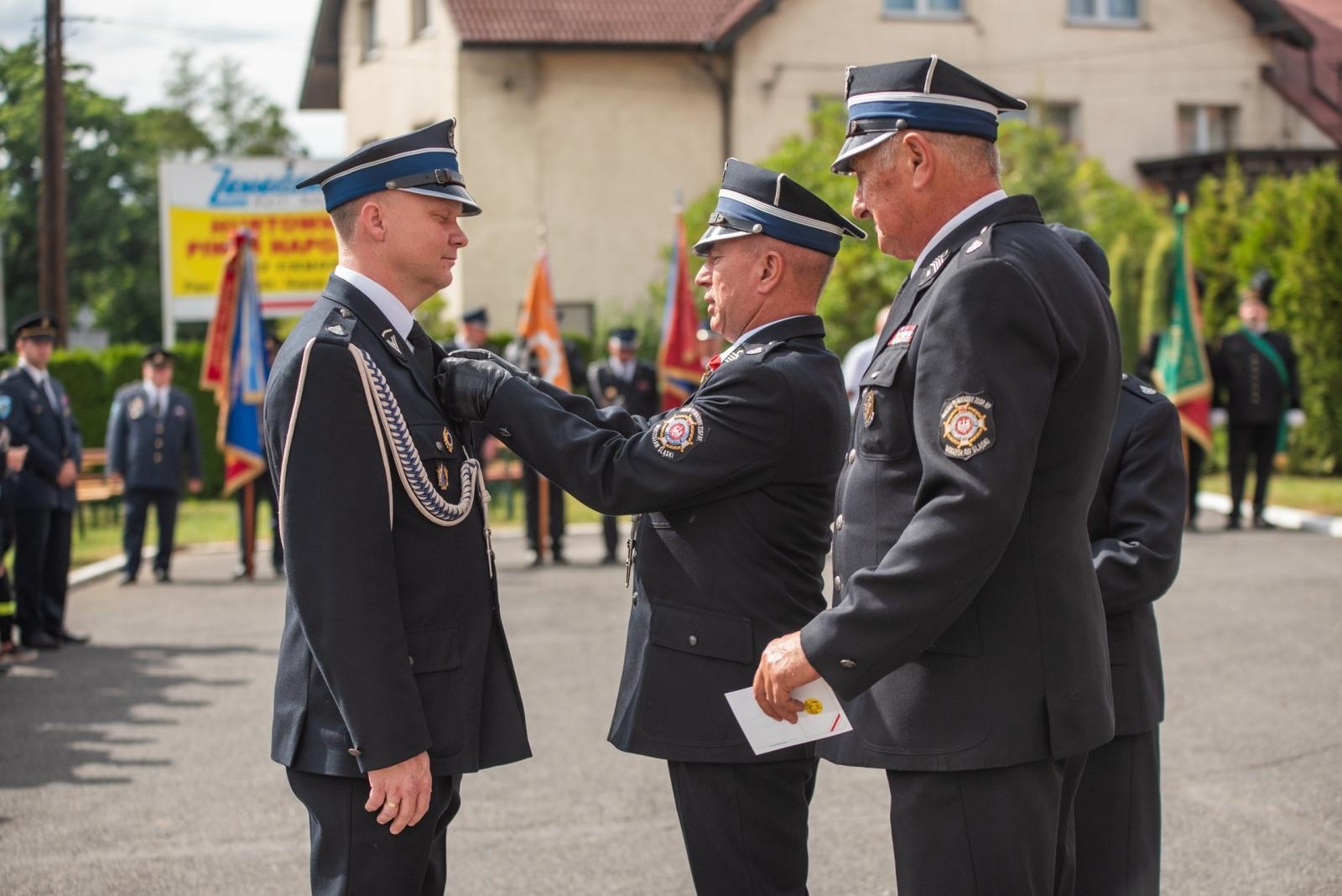 Zdjęcie w galerii na portalu naszwodzislaw.com: Jubileusz 90-lecia OSP Zawada. Strażacka tradycja i wspólne świętowanie [FOTO] wiadomości z regionu