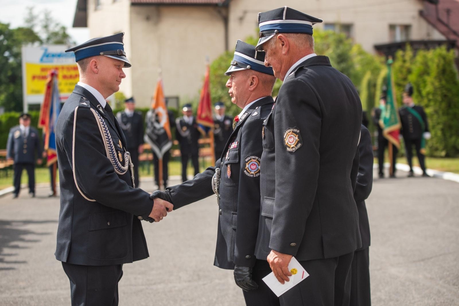 Zdjęcie w galerii na portalu naszwodzislaw.com: Jubileusz 90-lecia OSP Zawada. Strażacka tradycja i wspólne świętowanie [FOTO] wiadomości z regionu