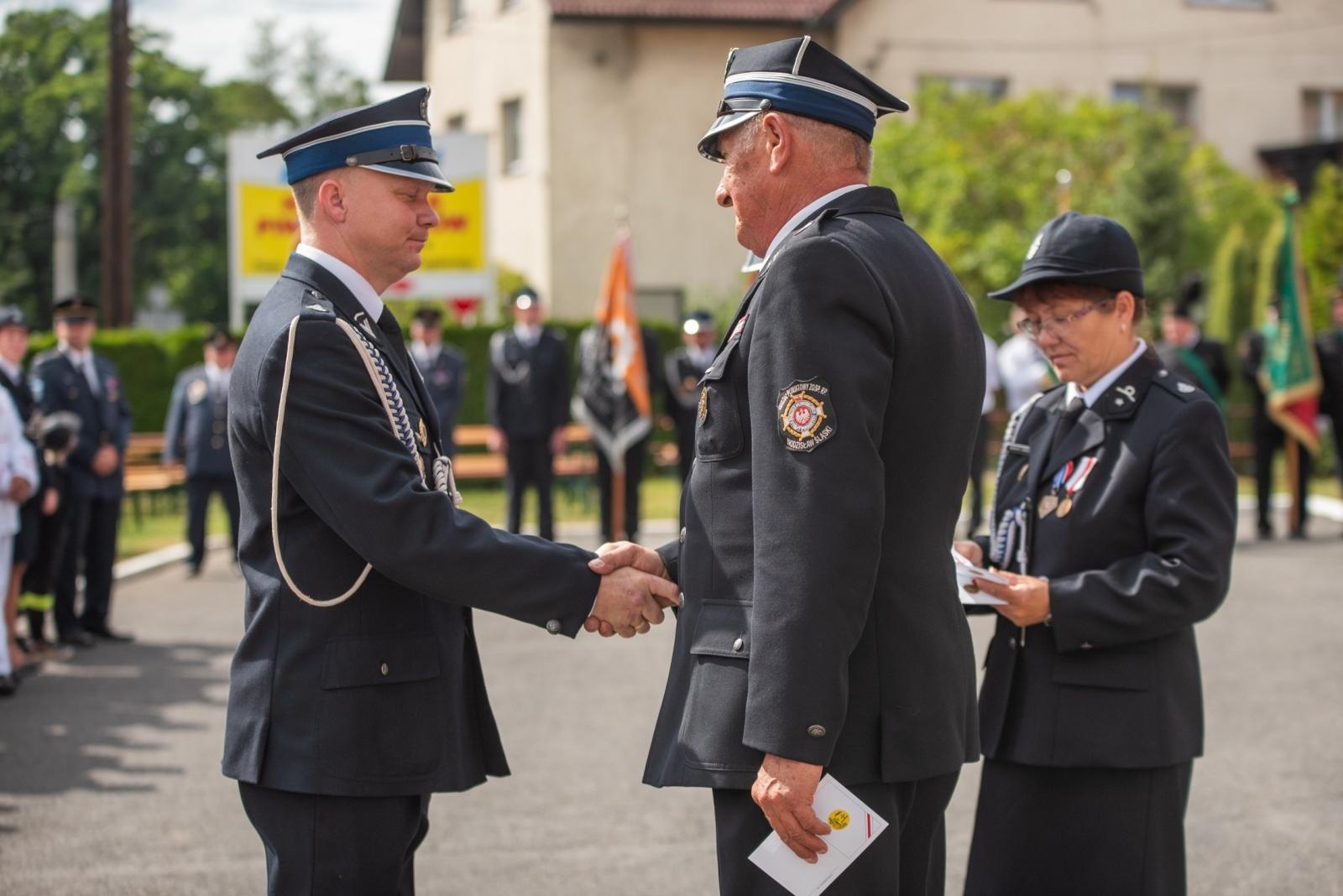 Zdjęcie w galerii na portalu naszwodzislaw.com: Jubileusz 90-lecia OSP Zawada. Strażacka tradycja i wspólne świętowanie [FOTO] wiadomości z regionu