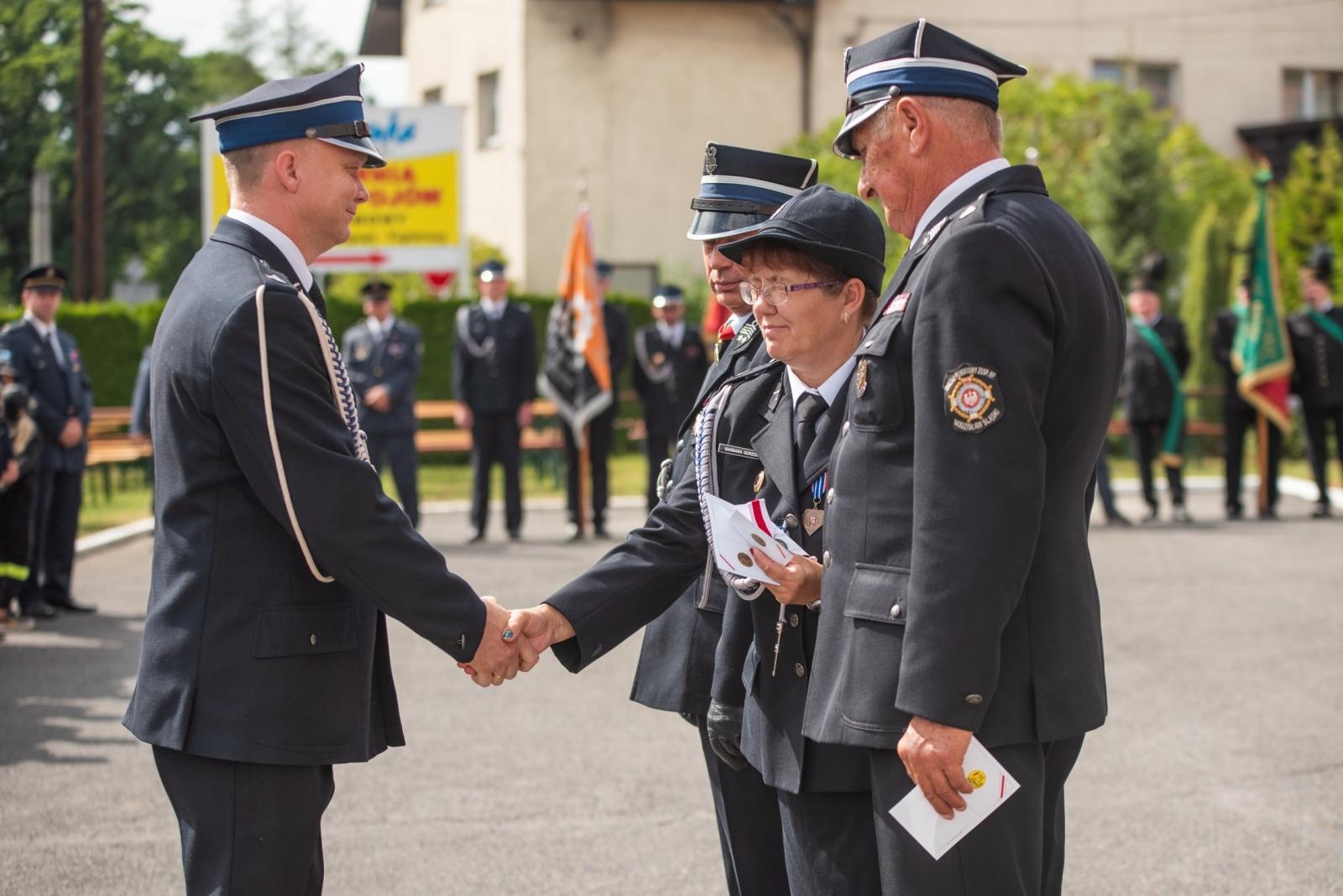 Zdjęcie w galerii na portalu naszwodzislaw.com: Jubileusz 90-lecia OSP Zawada. Strażacka tradycja i wspólne świętowanie [FOTO] wiadomości z regionu