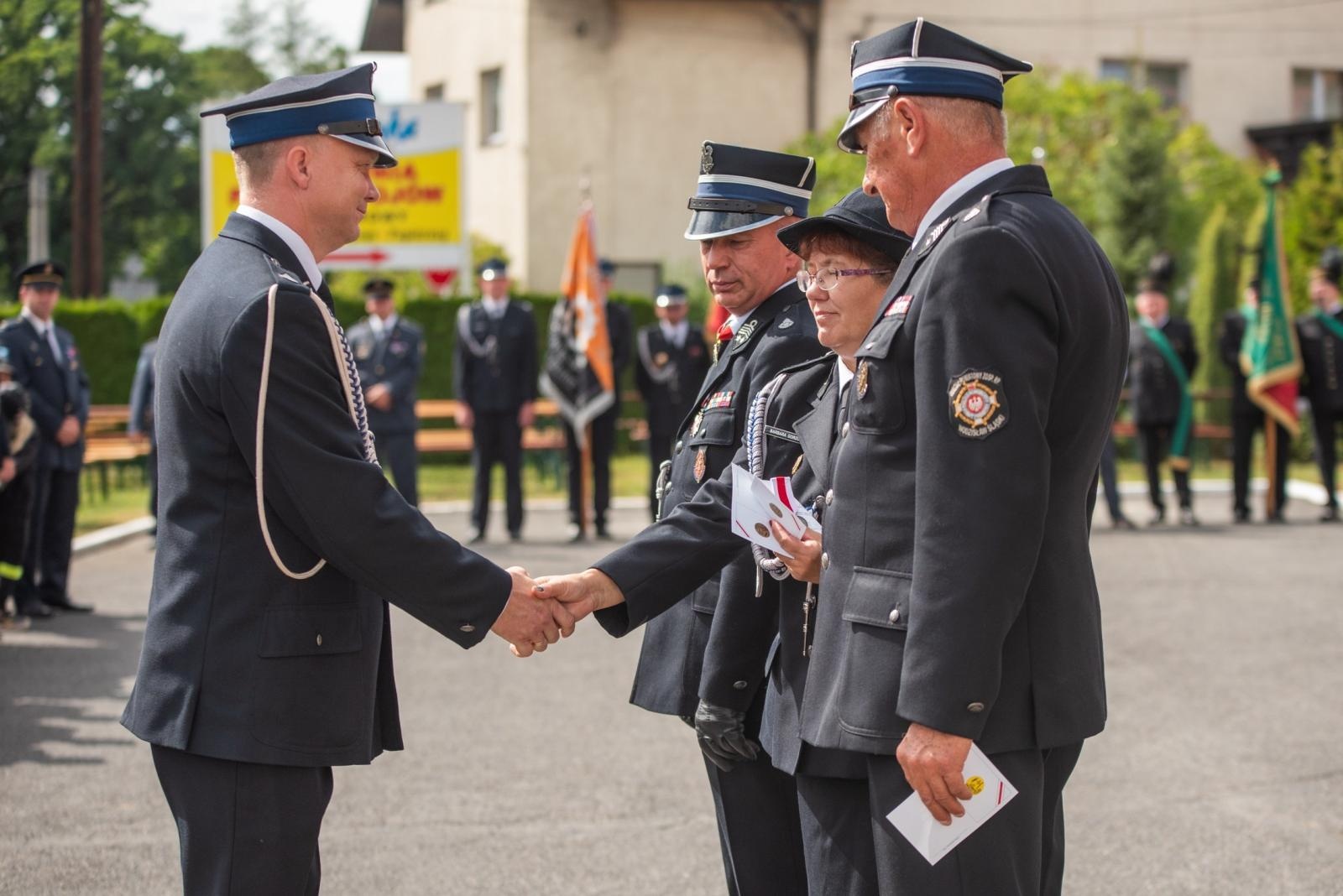 Zdjęcie w galerii na portalu naszwodzislaw.com: Jubileusz 90-lecia OSP Zawada. Strażacka tradycja i wspólne świętowanie [FOTO] wiadomości z regionu
