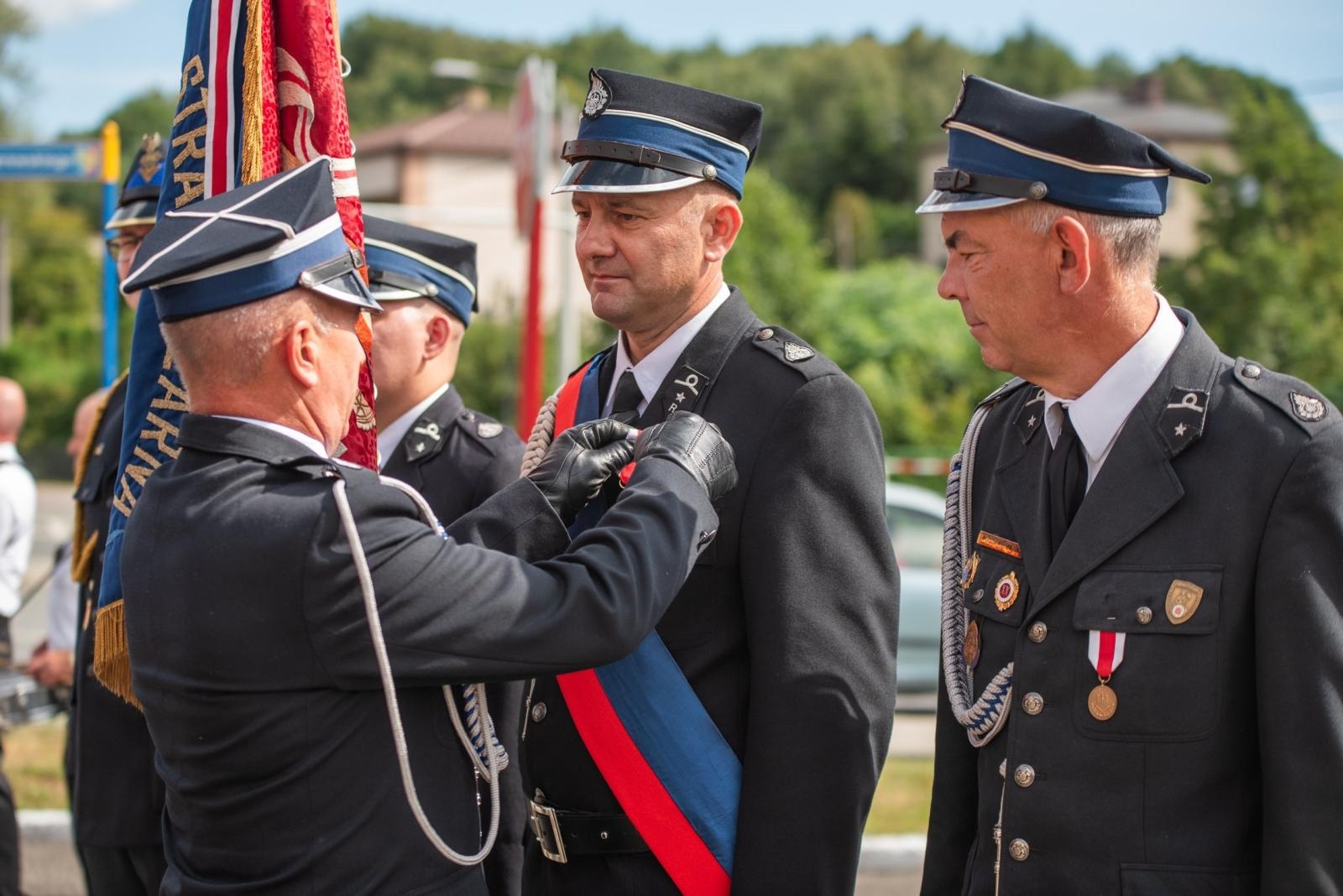 Zdjęcie w galerii na portalu naszwodzislaw.com: Jubileusz 90-lecia OSP Zawada. Strażacka tradycja i wspólne świętowanie [FOTO] wiadomości z regionu