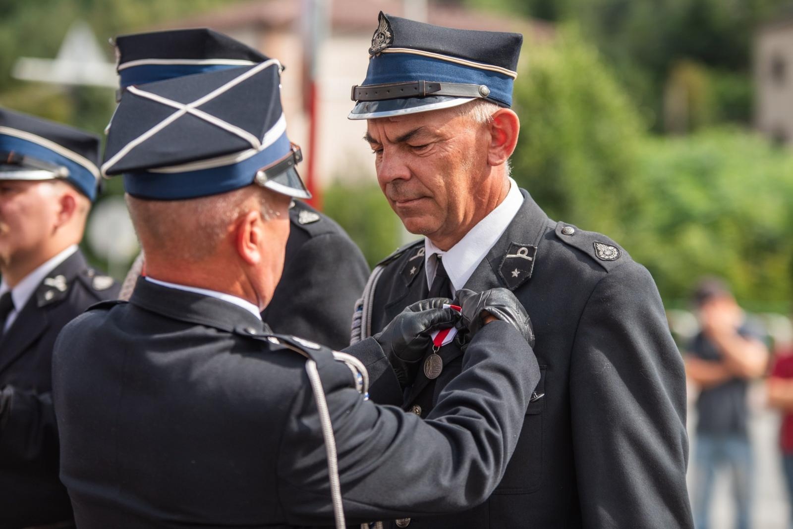 Zdjęcie w galerii na portalu naszwodzislaw.com: Jubileusz 90-lecia OSP Zawada. Strażacka tradycja i wspólne świętowanie [FOTO] wiadomości z regionu