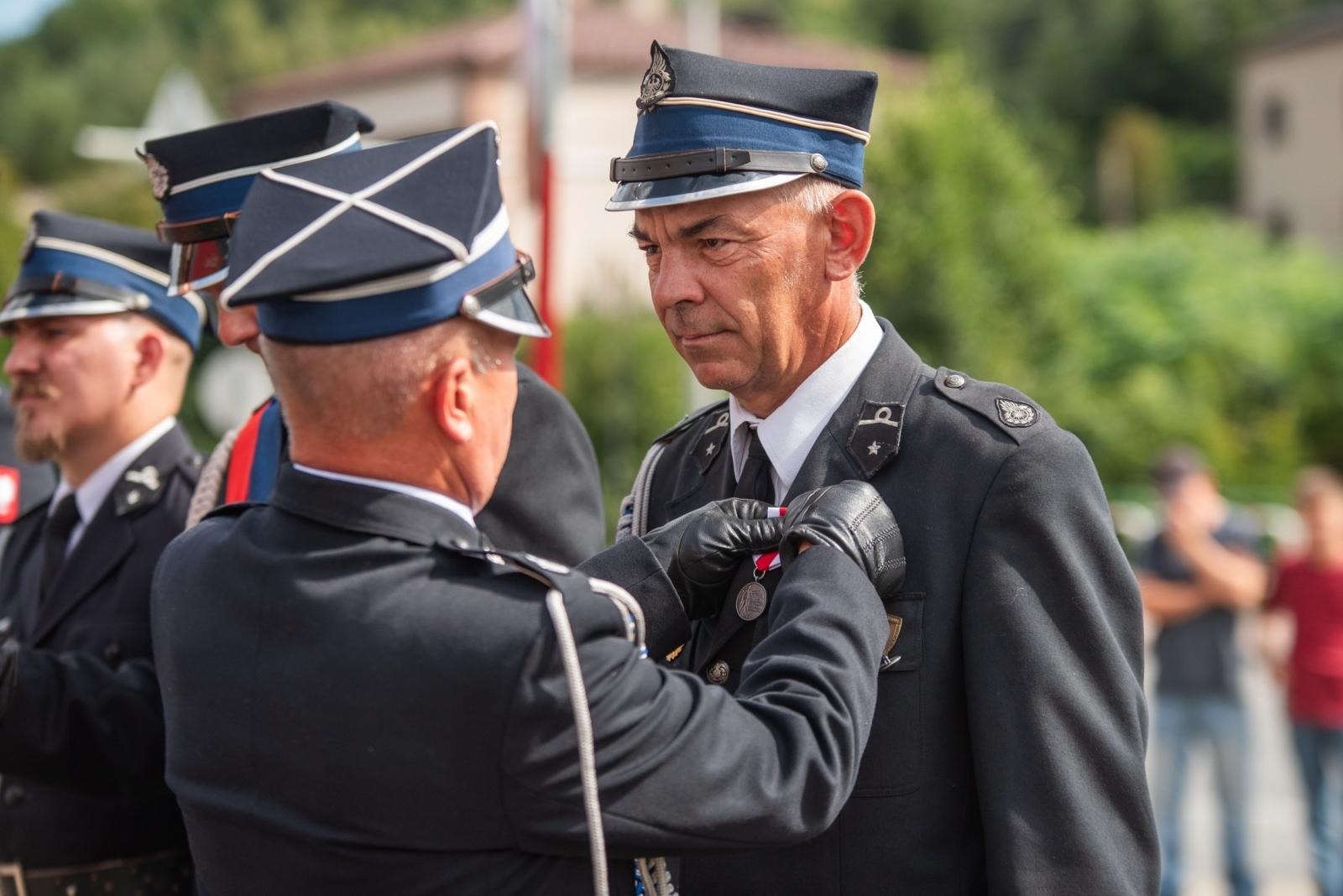 Zdjęcie w galerii na portalu naszwodzislaw.com: Jubileusz 90-lecia OSP Zawada. Strażacka tradycja i wspólne świętowanie [FOTO] wiadomości z regionu
