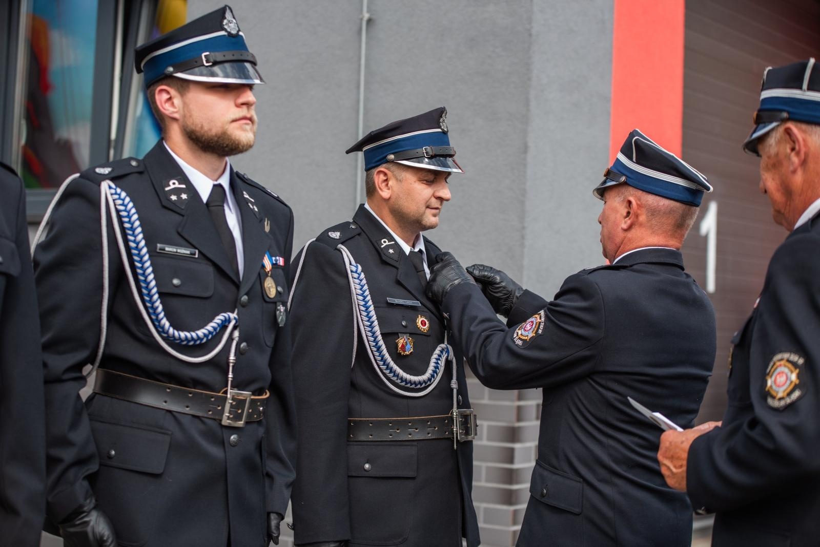 Zdjęcie w galerii na portalu naszwodzislaw.com: Jubileusz 90-lecia OSP Zawada. Strażacka tradycja i wspólne świętowanie [FOTO] wiadomości z regionu