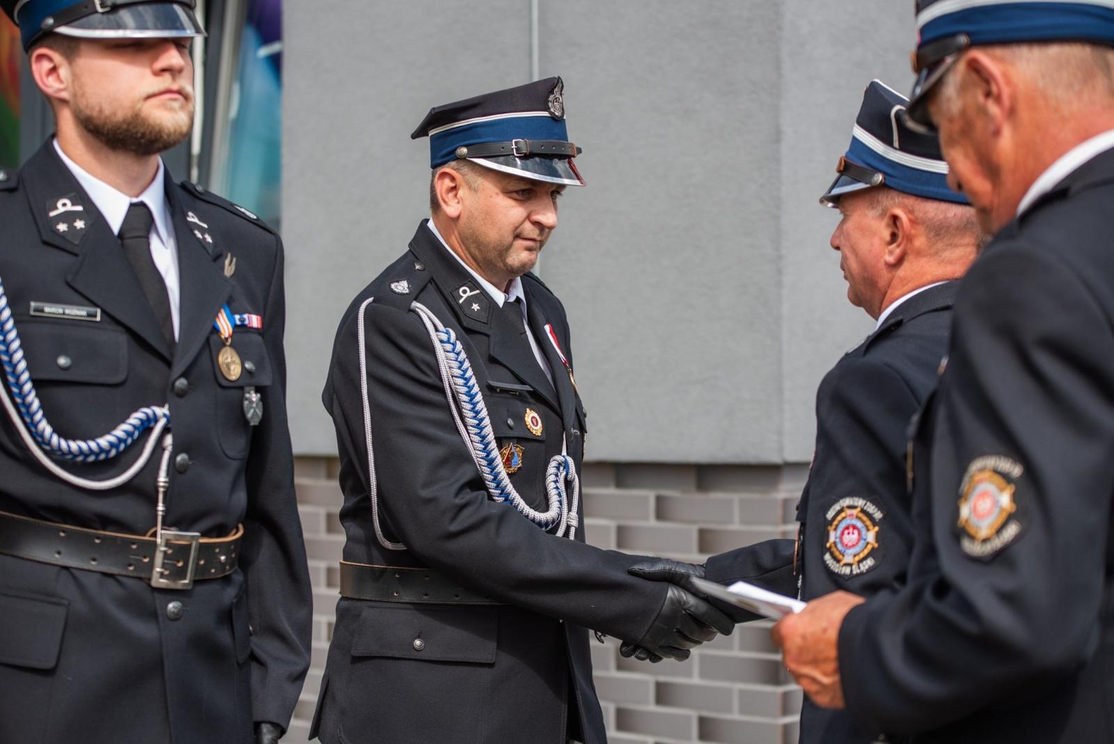 Zdjęcie w galerii na portalu naszwodzislaw.com: Jubileusz 90-lecia OSP Zawada. Strażacka tradycja i wspólne świętowanie [FOTO] wiadomości z regionu