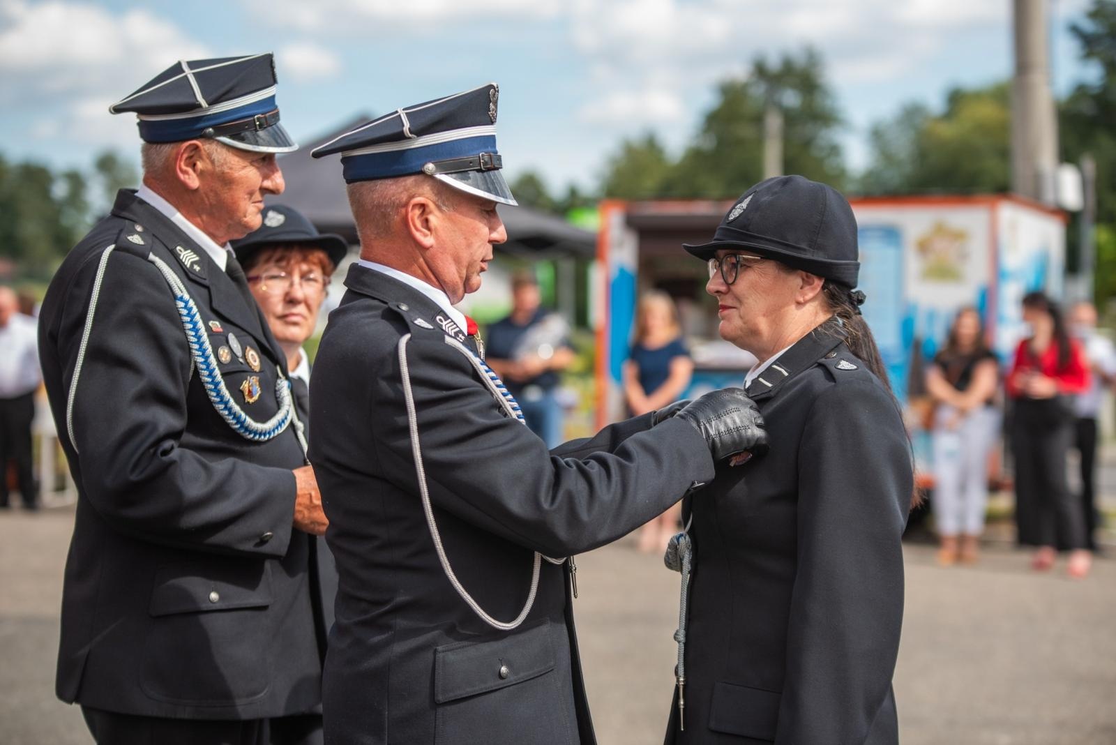 Zdjęcie w galerii na portalu naszwodzislaw.com: Jubileusz 90-lecia OSP Zawada. Strażacka tradycja i wspólne świętowanie [FOTO] wiadomości z regionu