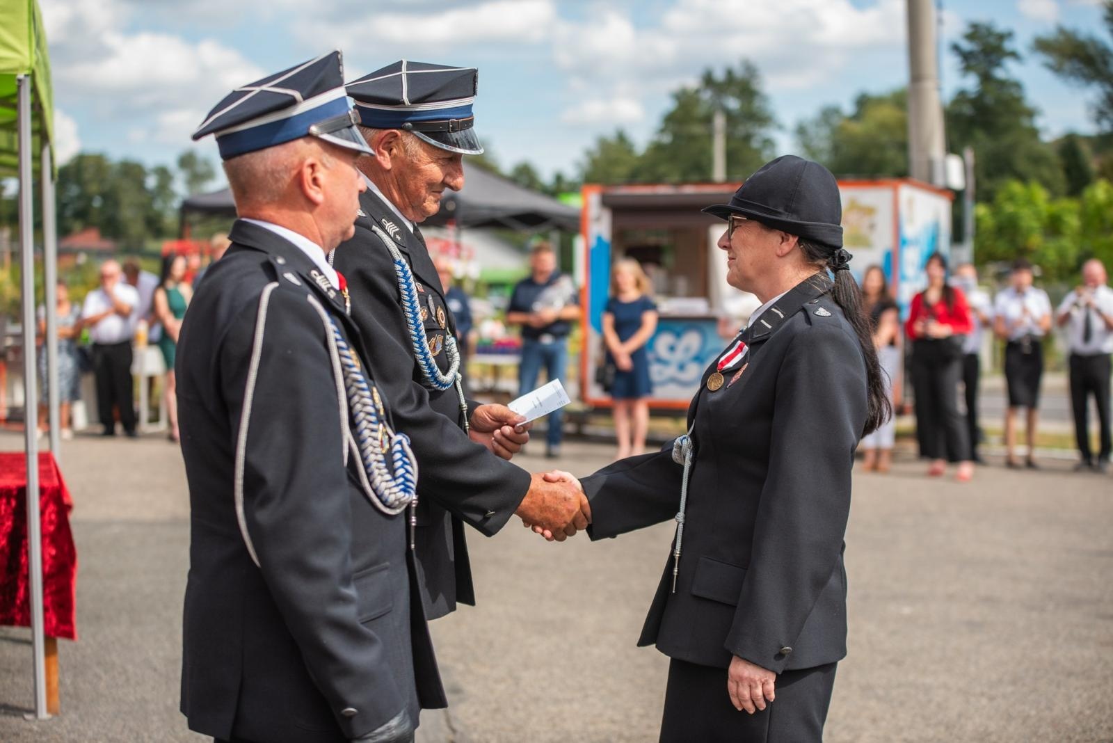 Zdjęcie w galerii na portalu naszwodzislaw.com: Jubileusz 90-lecia OSP Zawada. Strażacka tradycja i wspólne świętowanie [FOTO] wiadomości z regionu