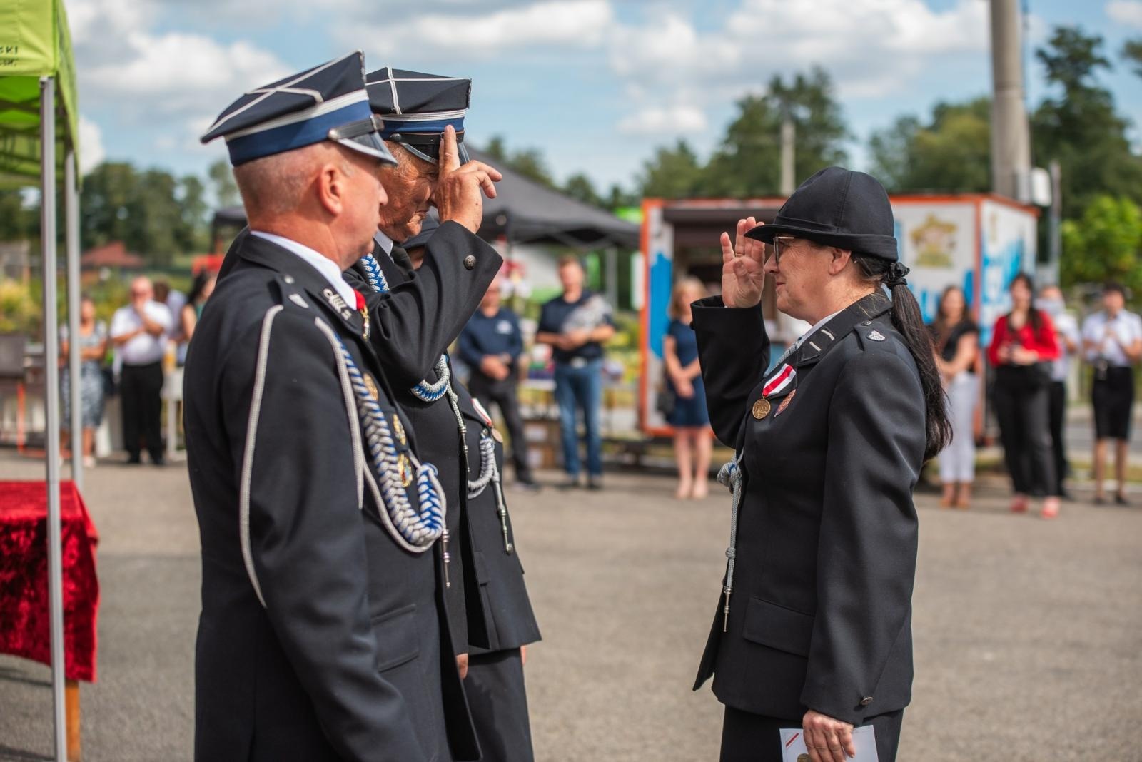 Zdjęcie w galerii na portalu naszwodzislaw.com: Jubileusz 90-lecia OSP Zawada. Strażacka tradycja i wspólne świętowanie [FOTO] wiadomości z regionu