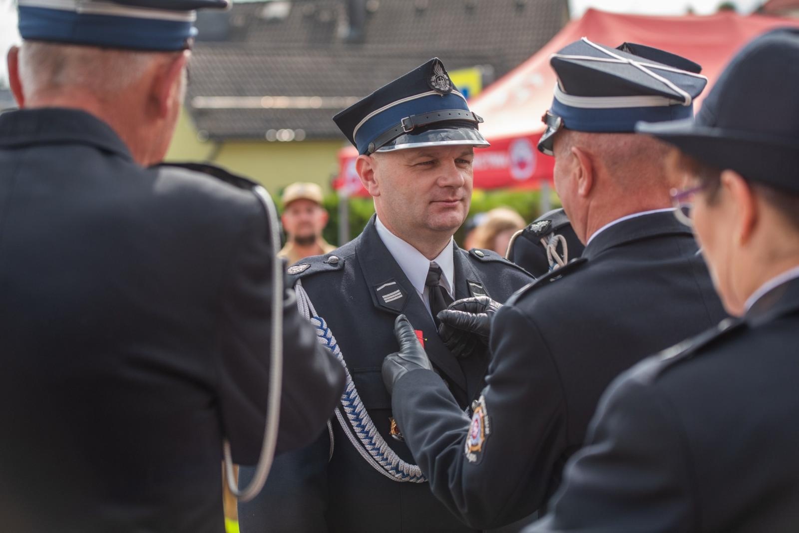 Zdjęcie w galerii na portalu naszwodzislaw.com: Jubileusz 90-lecia OSP Zawada. Strażacka tradycja i wspólne świętowanie [FOTO] wiadomości z regionu