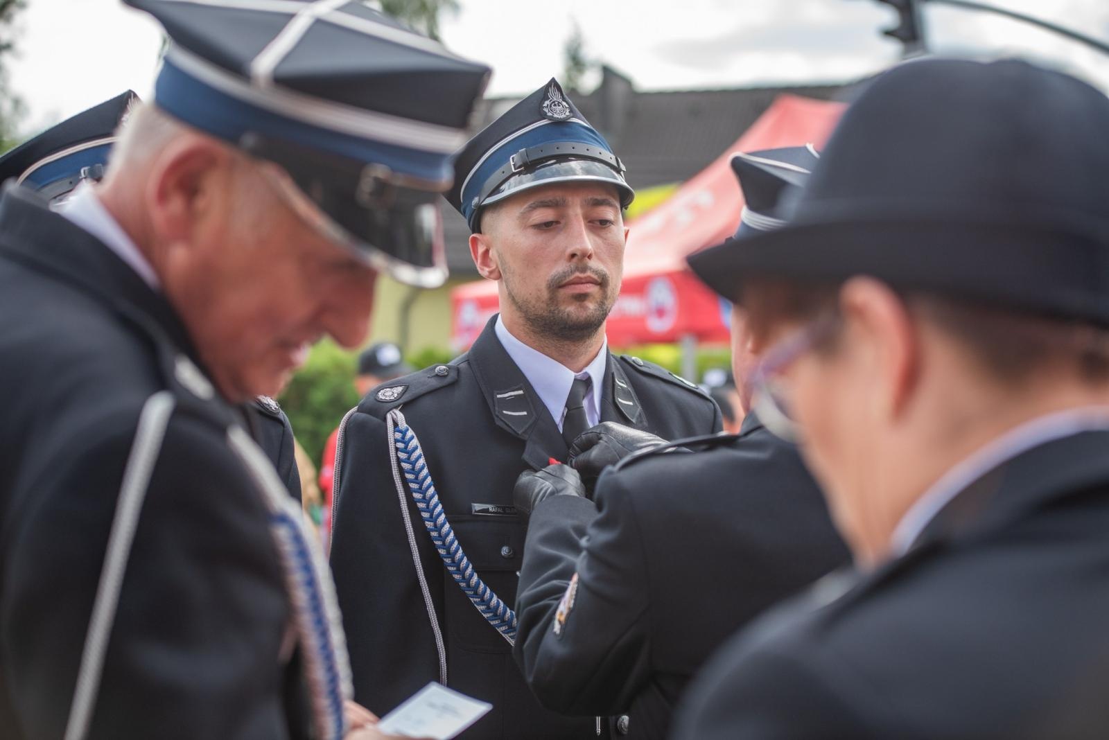 Zdjęcie w galerii na portalu naszwodzislaw.com: Jubileusz 90-lecia OSP Zawada. Strażacka tradycja i wspólne świętowanie [FOTO] wiadomości z regionu