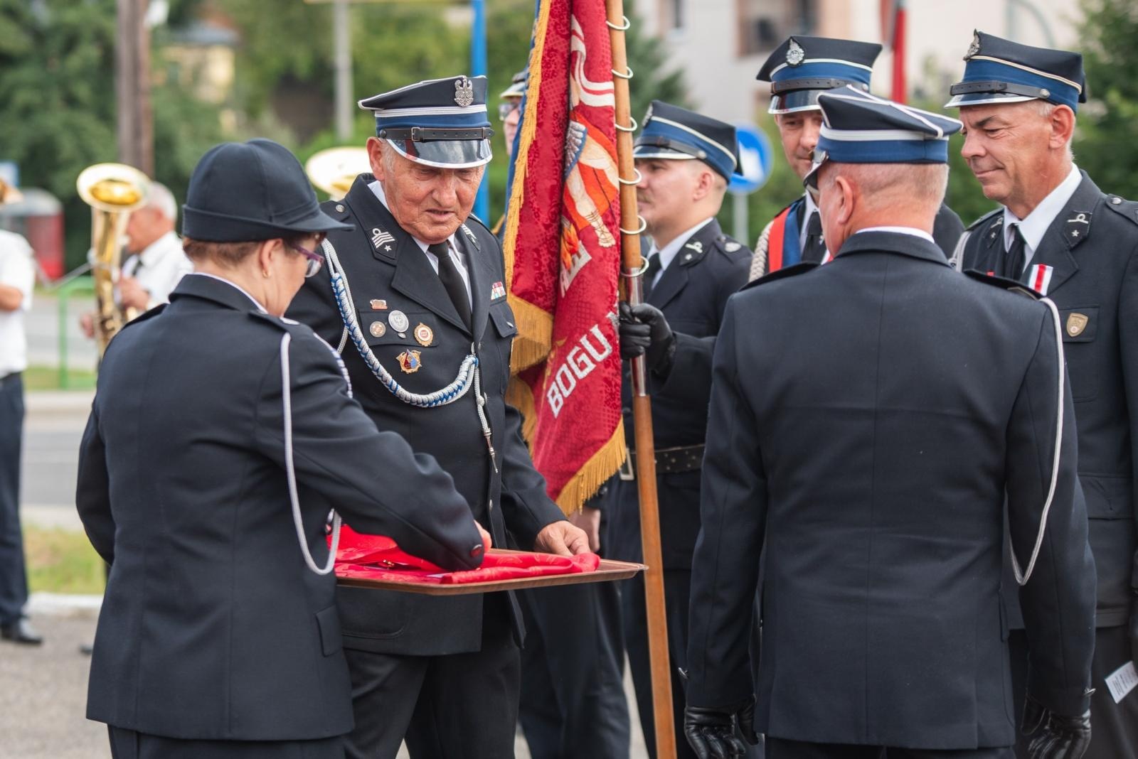 Zdjęcie w galerii na portalu naszwodzislaw.com: Jubileusz 90-lecia OSP Zawada. Strażacka tradycja i wspólne świętowanie [FOTO] wiadomości z regionu