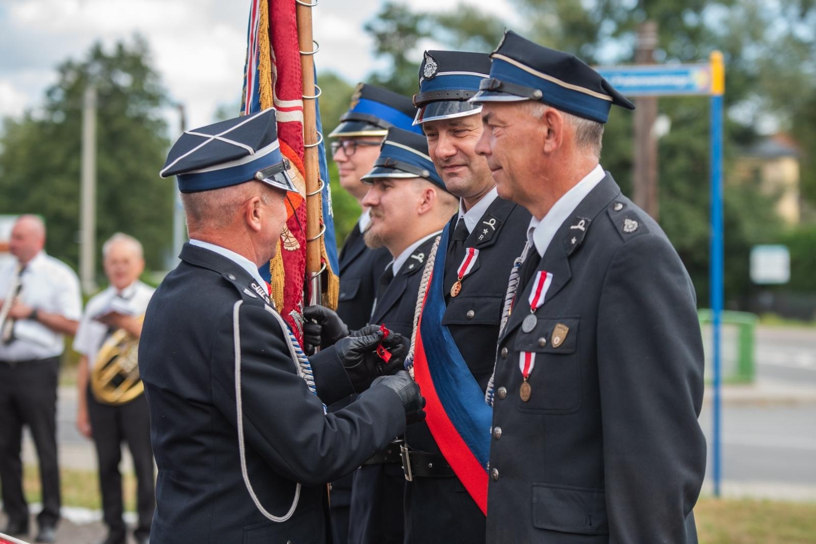 Zdjęcie w galerii na portalu naszwodzislaw.com: Jubileusz 90-lecia OSP Zawada. Strażacka tradycja i wspólne świętowanie [FOTO] wiadomości z regionu