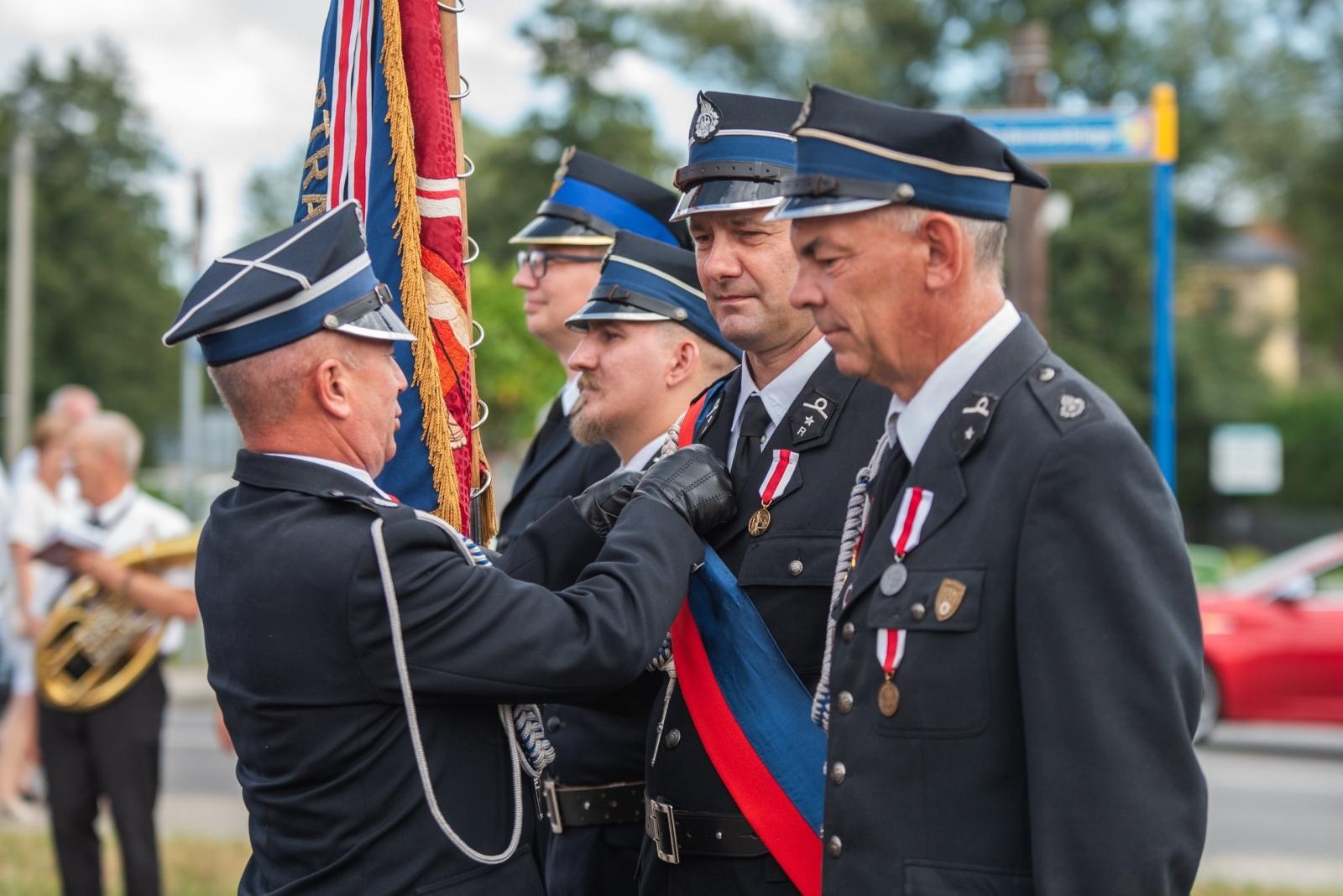 Zdjęcie w galerii na portalu naszwodzislaw.com: Jubileusz 90-lecia OSP Zawada. Strażacka tradycja i wspólne świętowanie [FOTO] wiadomości z regionu