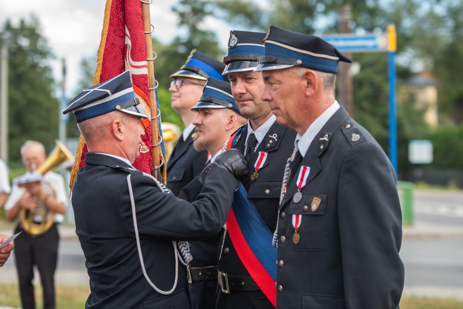 Zdjęcie w galerii na portalu naszwodzislaw.com: Jubileusz 90-lecia OSP Zawada. Strażacka tradycja i wspólne świętowanie [FOTO] wiadomości z regionu