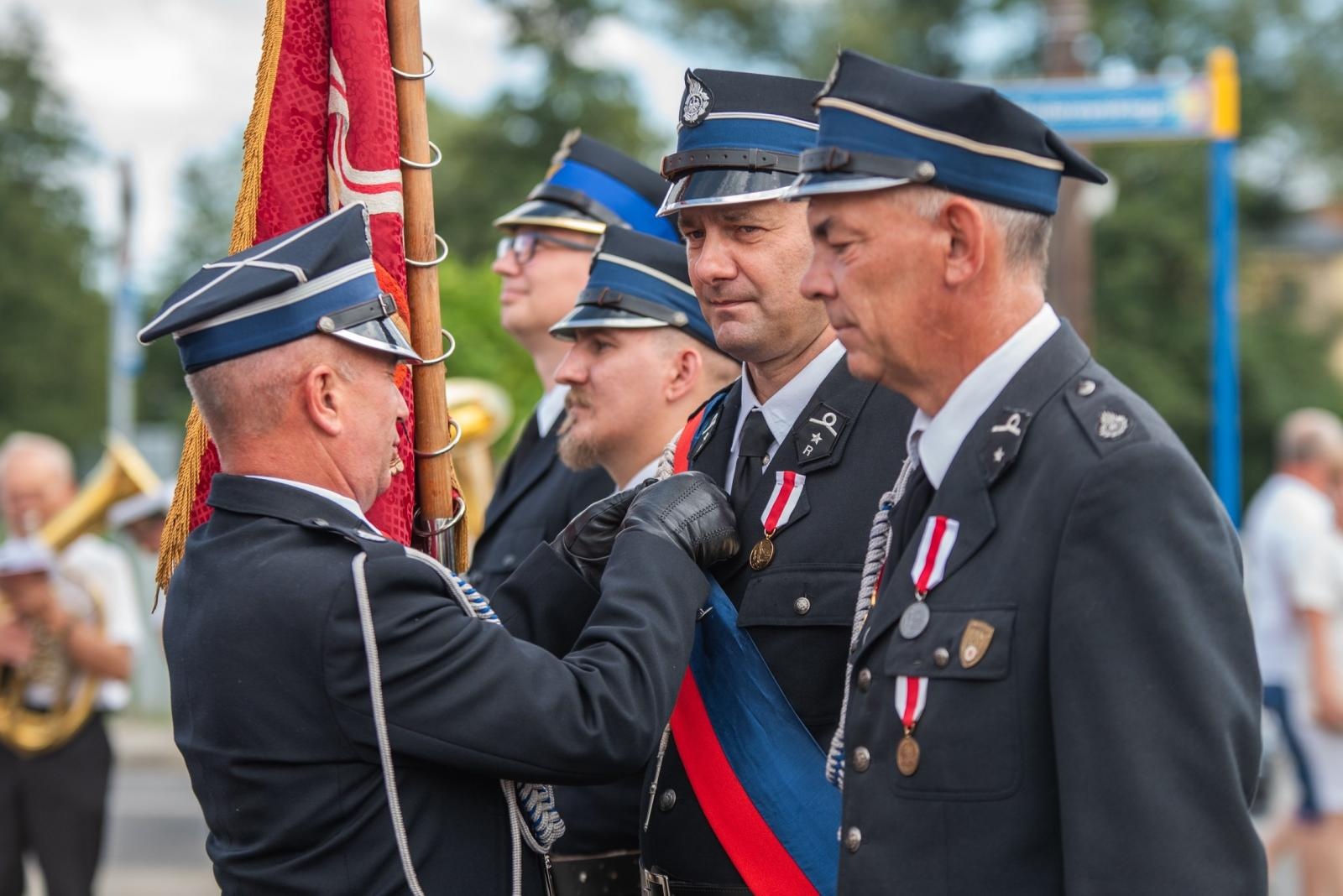 Zdjęcie w galerii na portalu naszwodzislaw.com: Jubileusz 90-lecia OSP Zawada. Strażacka tradycja i wspólne świętowanie [FOTO] wiadomości z regionu