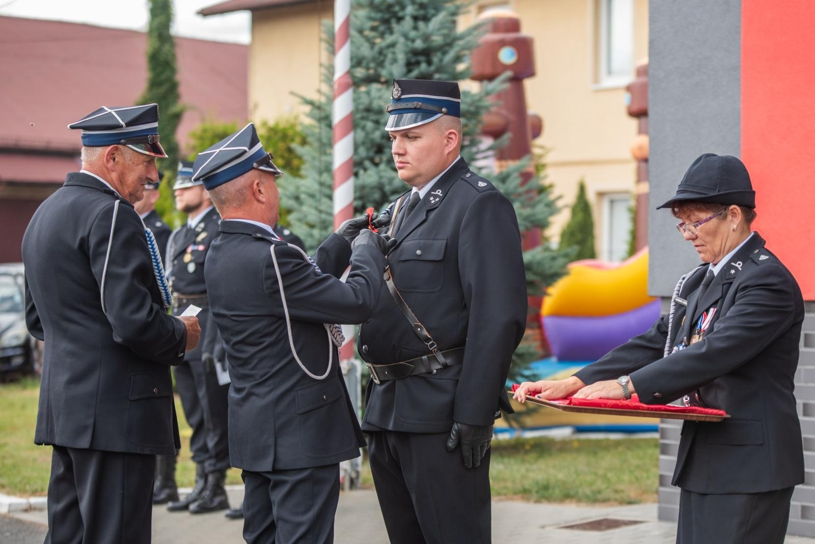 Zdjęcie w galerii na portalu naszwodzislaw.com: Jubileusz 90-lecia OSP Zawada. Strażacka tradycja i wspólne świętowanie [FOTO] wiadomości z regionu