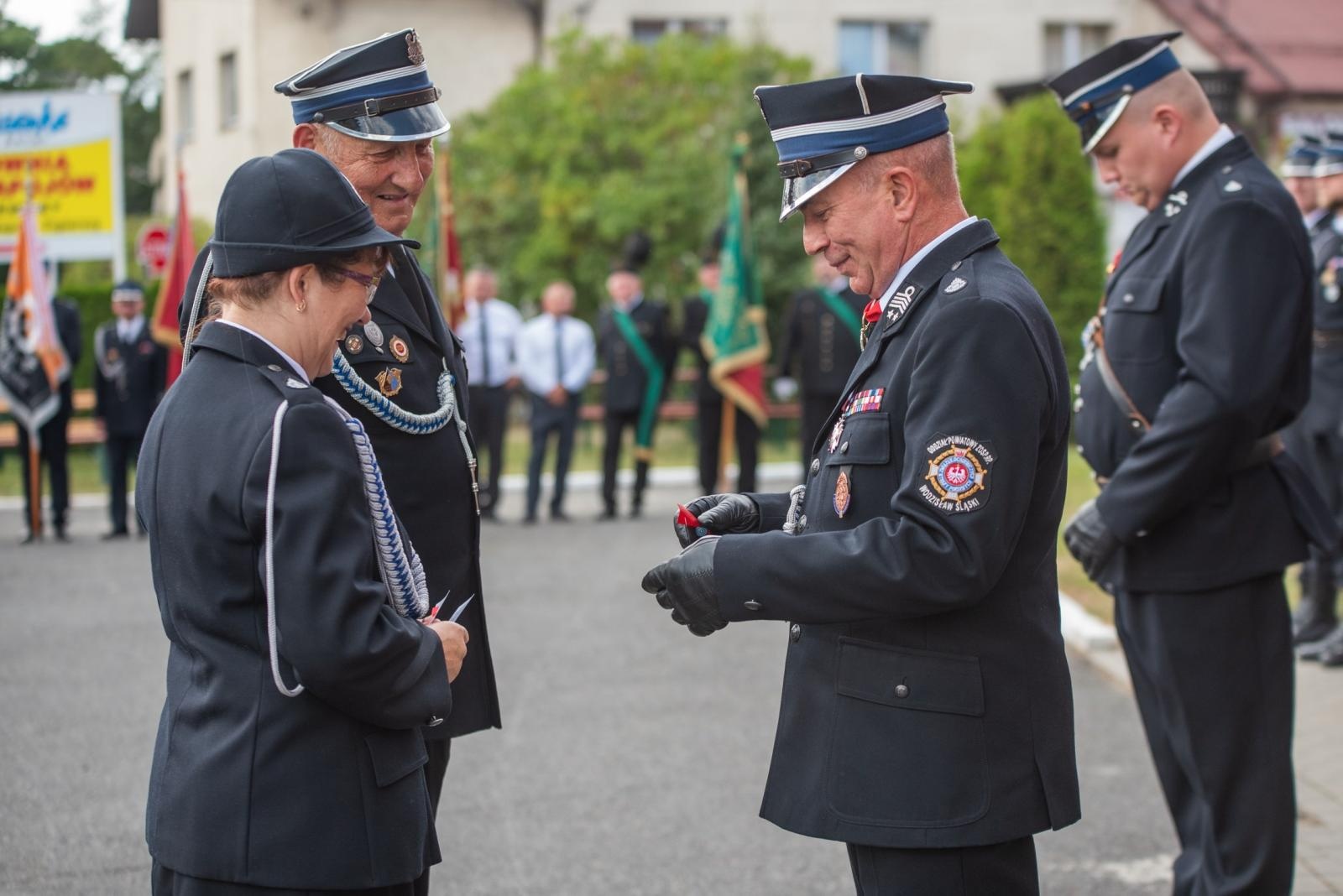 Zdjęcie w galerii na portalu naszwodzislaw.com: Jubileusz 90-lecia OSP Zawada. Strażacka tradycja i wspólne świętowanie [FOTO] wiadomości z regionu