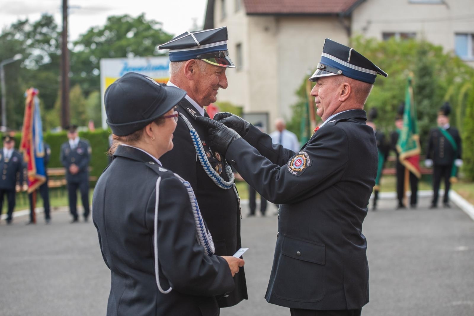 Zdjęcie w galerii na portalu naszwodzislaw.com: Jubileusz 90-lecia OSP Zawada. Strażacka tradycja i wspólne świętowanie [FOTO] wiadomości z regionu