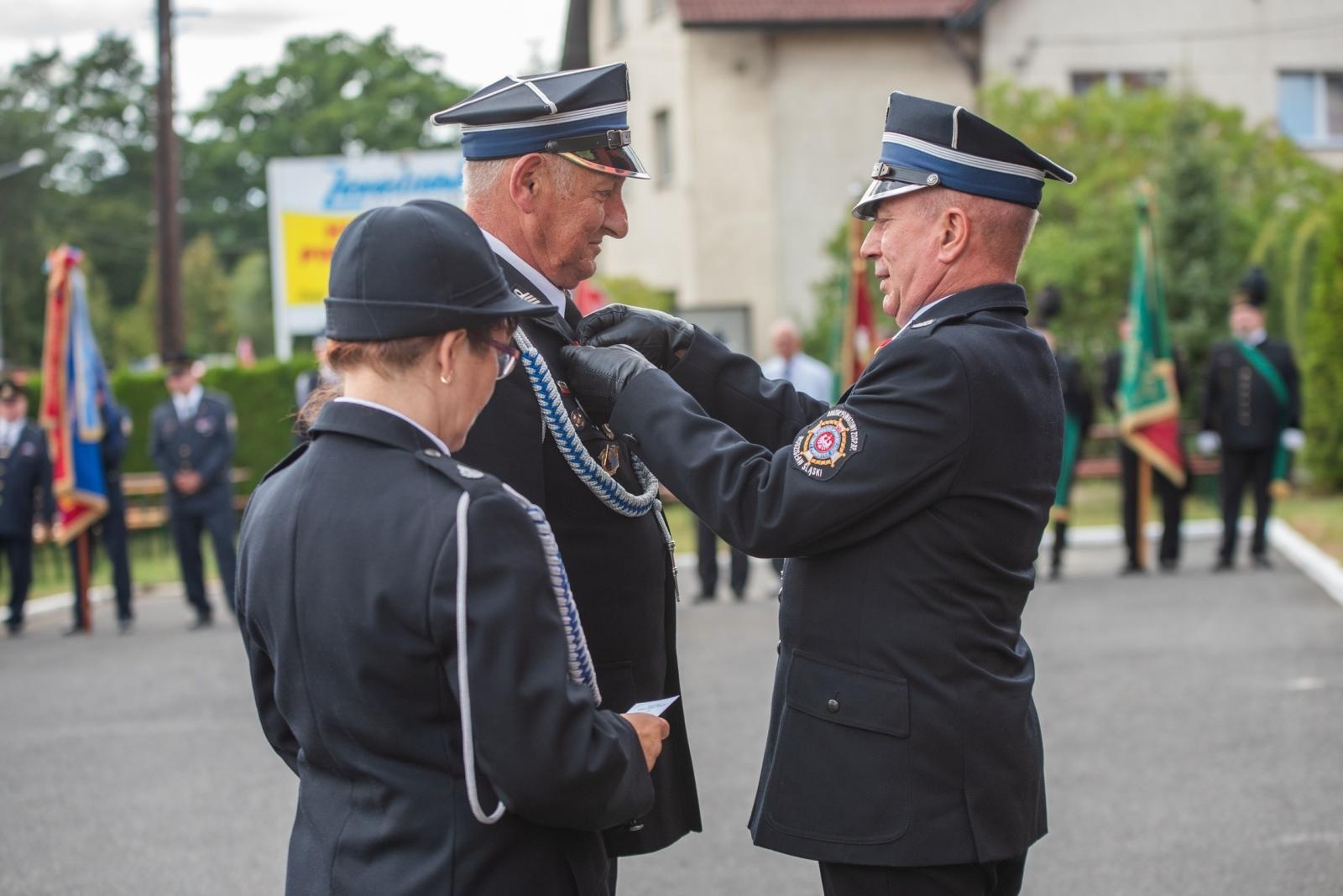 Zdjęcie w galerii na portalu naszwodzislaw.com: Jubileusz 90-lecia OSP Zawada. Strażacka tradycja i wspólne świętowanie [FOTO] wiadomości z regionu