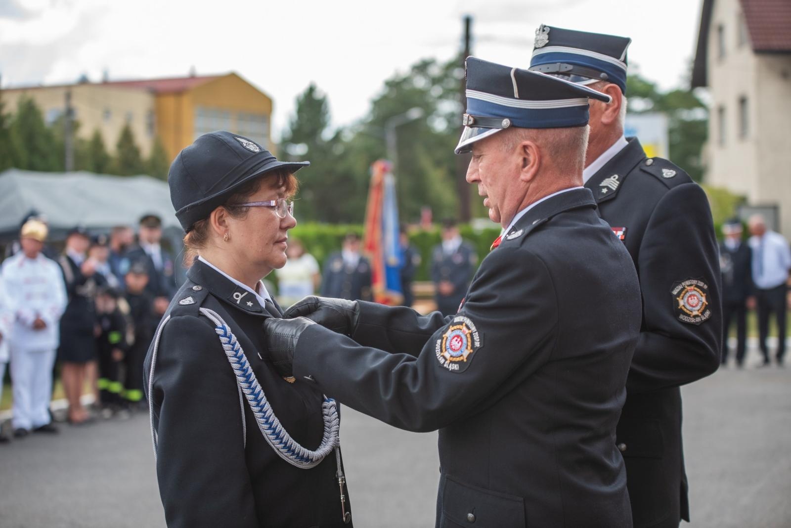 Zdjęcie w galerii na portalu naszwodzislaw.com: Jubileusz 90-lecia OSP Zawada. Strażacka tradycja i wspólne świętowanie [FOTO] wiadomości z regionu