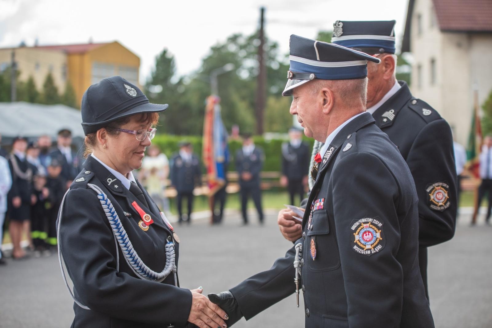 Zdjęcie w galerii na portalu naszwodzislaw.com: Jubileusz 90-lecia OSP Zawada. Strażacka tradycja i wspólne świętowanie [FOTO] wiadomości z regionu