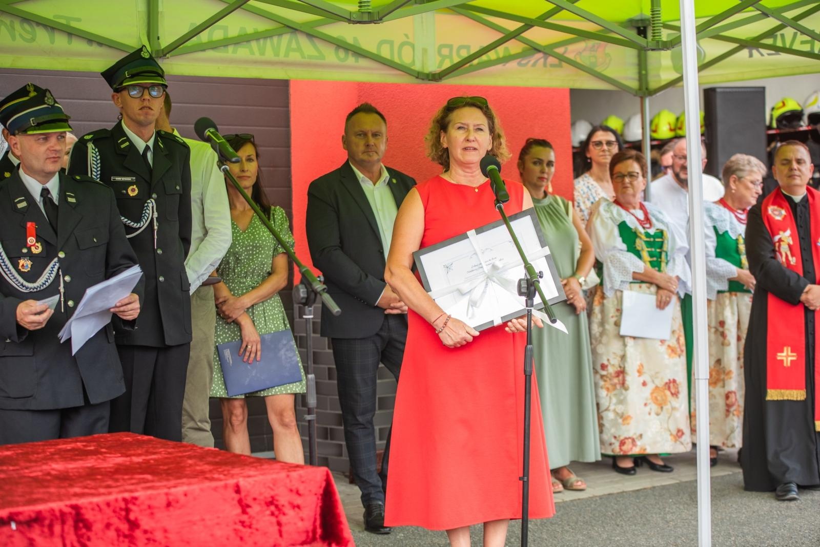 Zdjęcie w galerii na portalu naszwodzislaw.com: Jubileusz 90-lecia OSP Zawada. Strażacka tradycja i wspólne świętowanie [FOTO] wiadomości z regionu