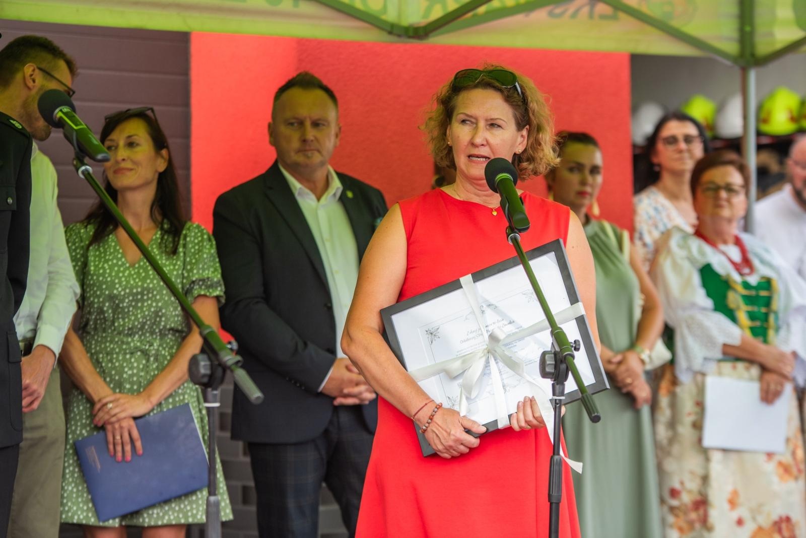 Zdjęcie w galerii na portalu naszwodzislaw.com: Jubileusz 90-lecia OSP Zawada. Strażacka tradycja i wspólne świętowanie [FOTO] wiadomości z regionu