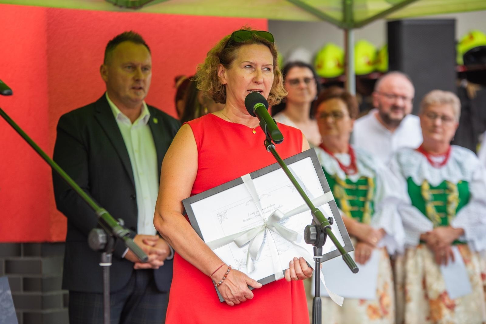 Zdjęcie w galerii na portalu naszwodzislaw.com: Jubileusz 90-lecia OSP Zawada. Strażacka tradycja i wspólne świętowanie [FOTO] wiadomości z regionu