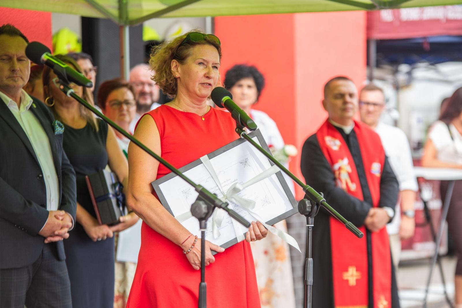 Zdjęcie w galerii na portalu naszwodzislaw.com: Jubileusz 90-lecia OSP Zawada. Strażacka tradycja i wspólne świętowanie [FOTO] wiadomości z regionu