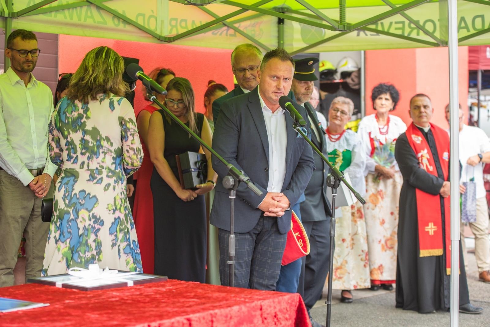 Zdjęcie w galerii na portalu naszwodzislaw.com: Jubileusz 90-lecia OSP Zawada. Strażacka tradycja i wspólne świętowanie [FOTO] wiadomości z regionu