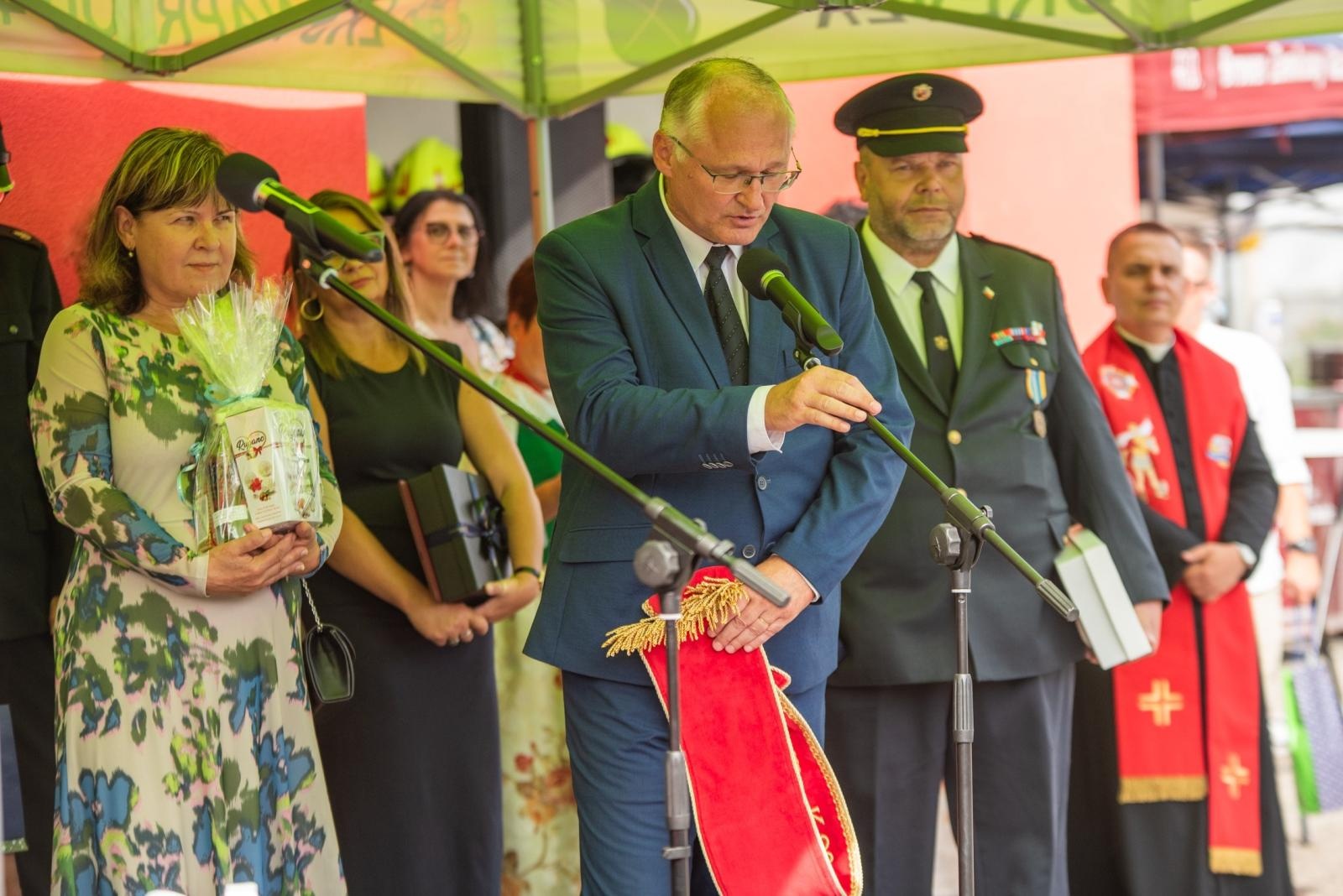 Zdjęcie w galerii na portalu naszwodzislaw.com: Jubileusz 90-lecia OSP Zawada. Strażacka tradycja i wspólne świętowanie [FOTO] wiadomości z regionu