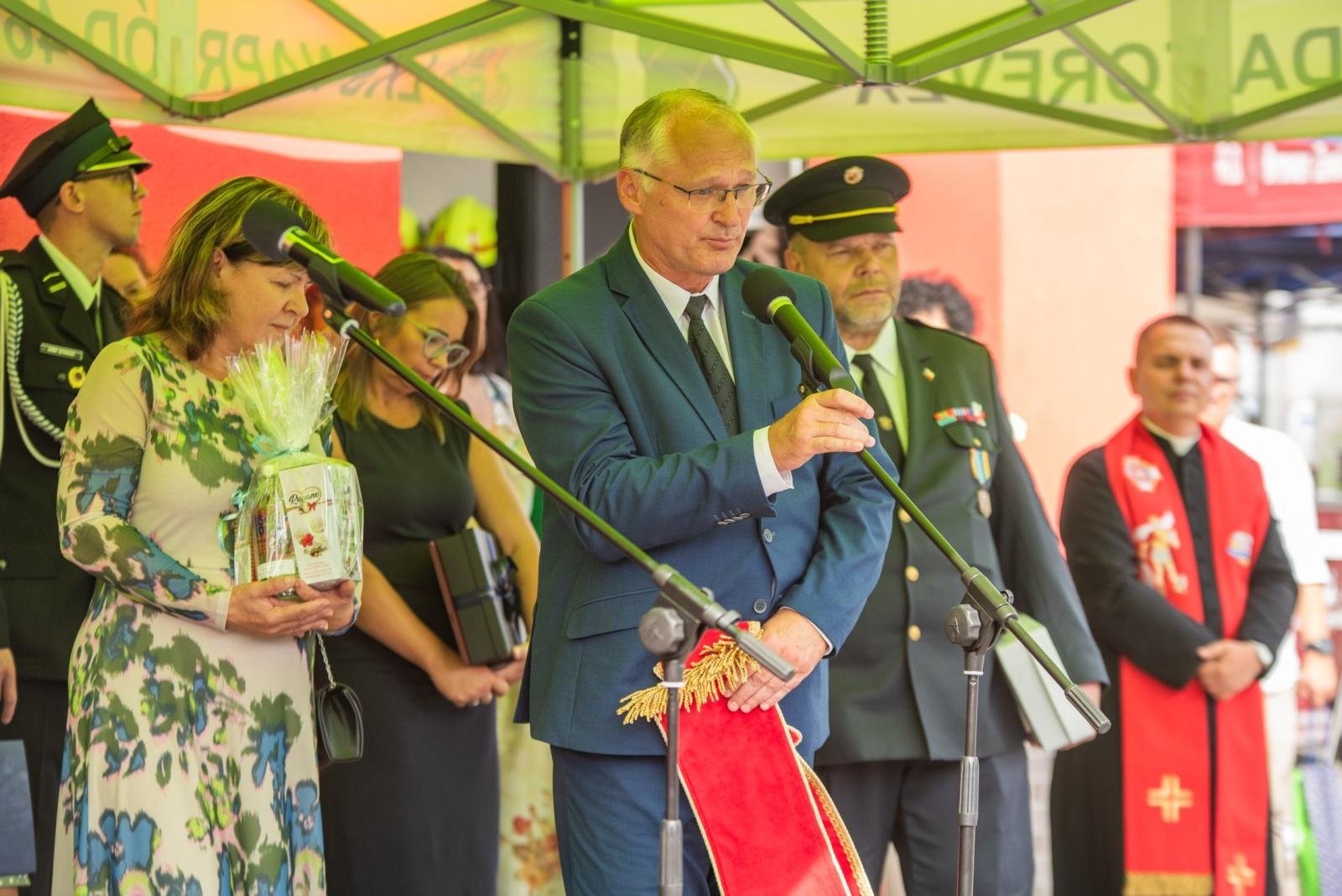 Zdjęcie w galerii na portalu naszwodzislaw.com: Jubileusz 90-lecia OSP Zawada. Strażacka tradycja i wspólne świętowanie [FOTO] wiadomości z regionu