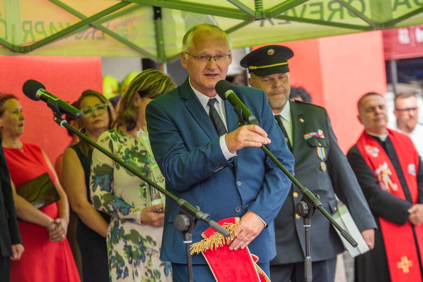 Zdjęcie w galerii na portalu naszwodzislaw.com: Jubileusz 90-lecia OSP Zawada. Strażacka tradycja i wspólne świętowanie [FOTO] wiadomości z regionu
