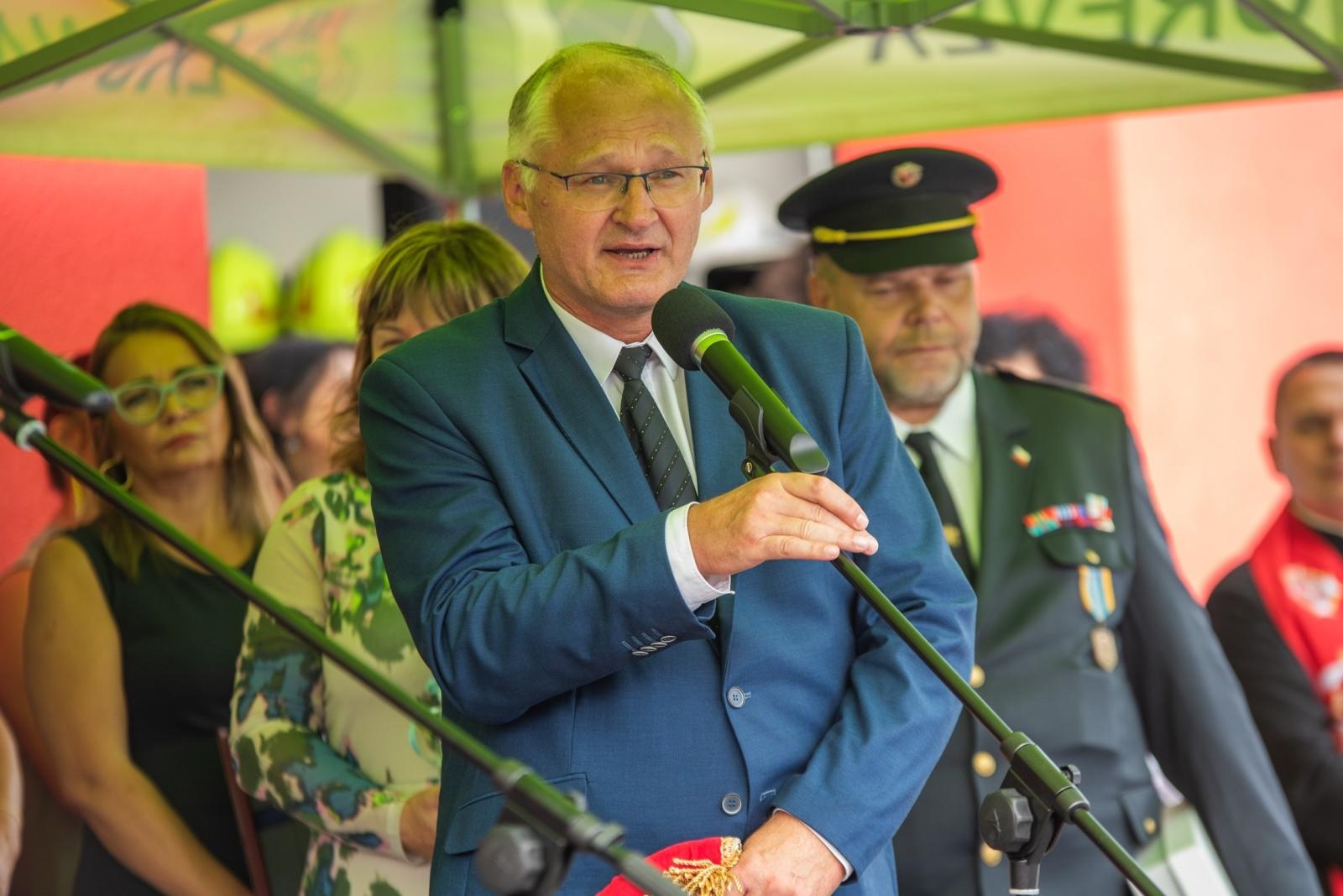 Zdjęcie w galerii na portalu naszwodzislaw.com: Jubileusz 90-lecia OSP Zawada. Strażacka tradycja i wspólne świętowanie [FOTO] wiadomości z regionu