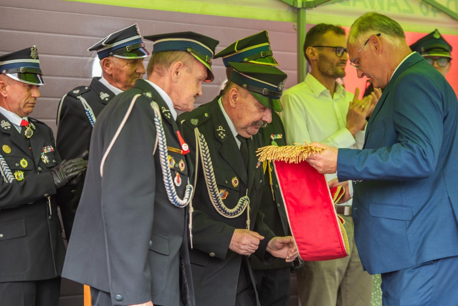 Zdjęcie w galerii na portalu naszwodzislaw.com: Jubileusz 90-lecia OSP Zawada. Strażacka tradycja i wspólne świętowanie [FOTO] wiadomości z regionu