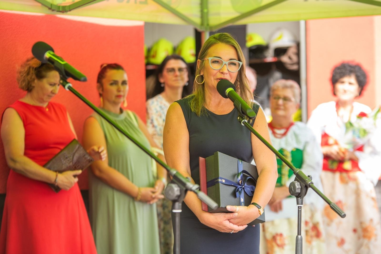 Zdjęcie w galerii na portalu naszwodzislaw.com: Jubileusz 90-lecia OSP Zawada. Strażacka tradycja i wspólne świętowanie [FOTO] wiadomości z regionu