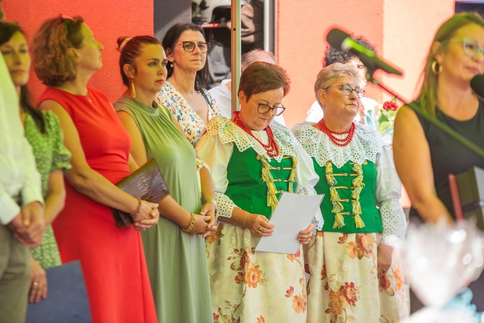 Zdjęcie w galerii na portalu naszwodzislaw.com: Jubileusz 90-lecia OSP Zawada. Strażacka tradycja i wspólne świętowanie [FOTO] wiadomości z regionu