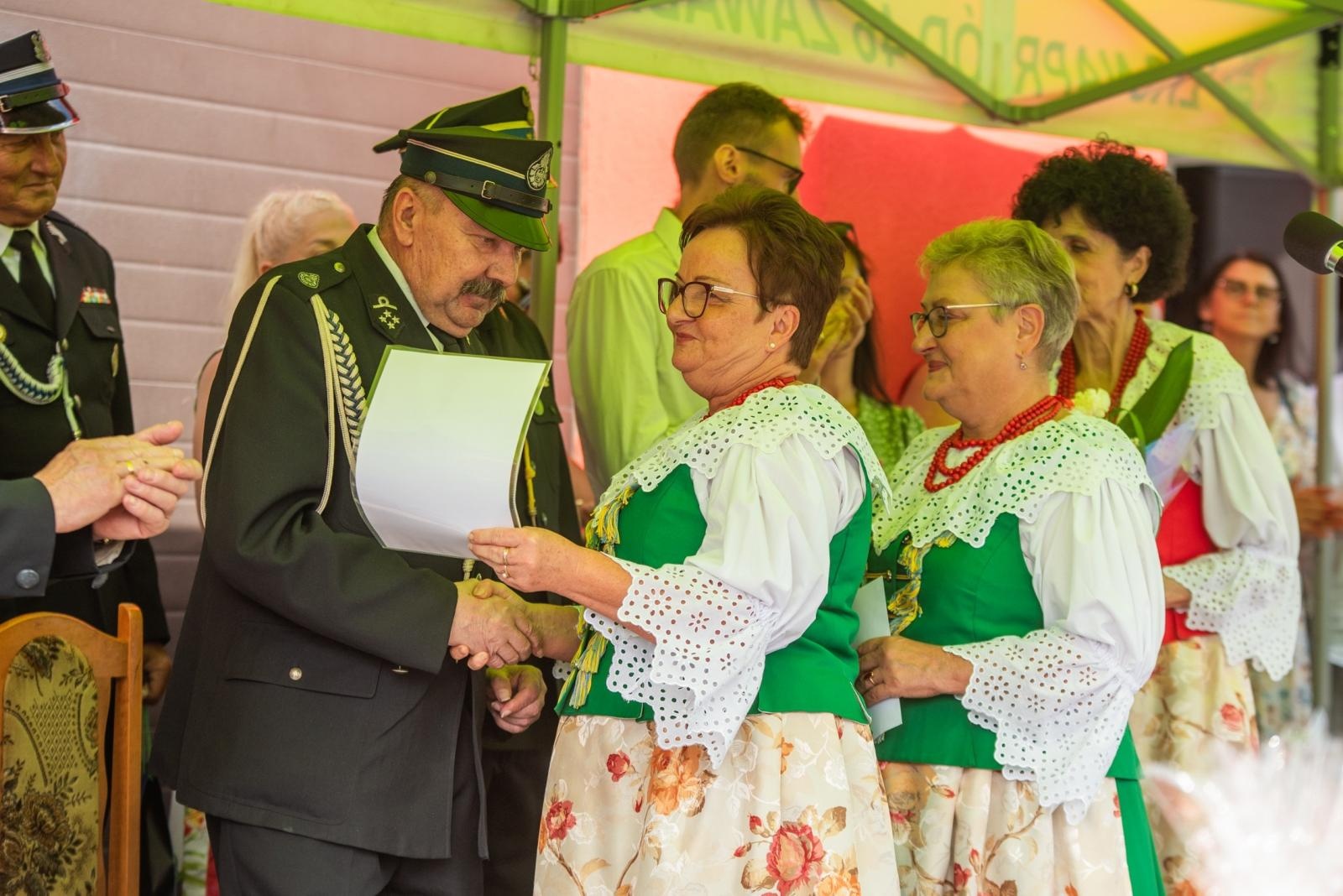 Zdjęcie w galerii na portalu naszwodzislaw.com: Jubileusz 90-lecia OSP Zawada. Strażacka tradycja i wspólne świętowanie [FOTO] wiadomości z regionu