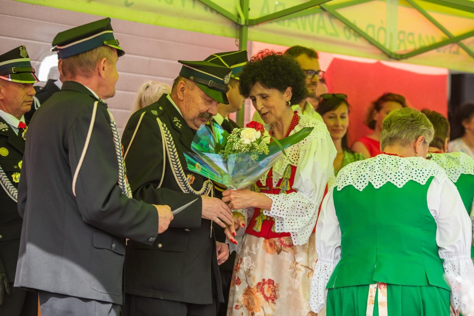 Zdjęcie w galerii na portalu naszwodzislaw.com: Jubileusz 90-lecia OSP Zawada. Strażacka tradycja i wspólne świętowanie [FOTO] wiadomości z regionu