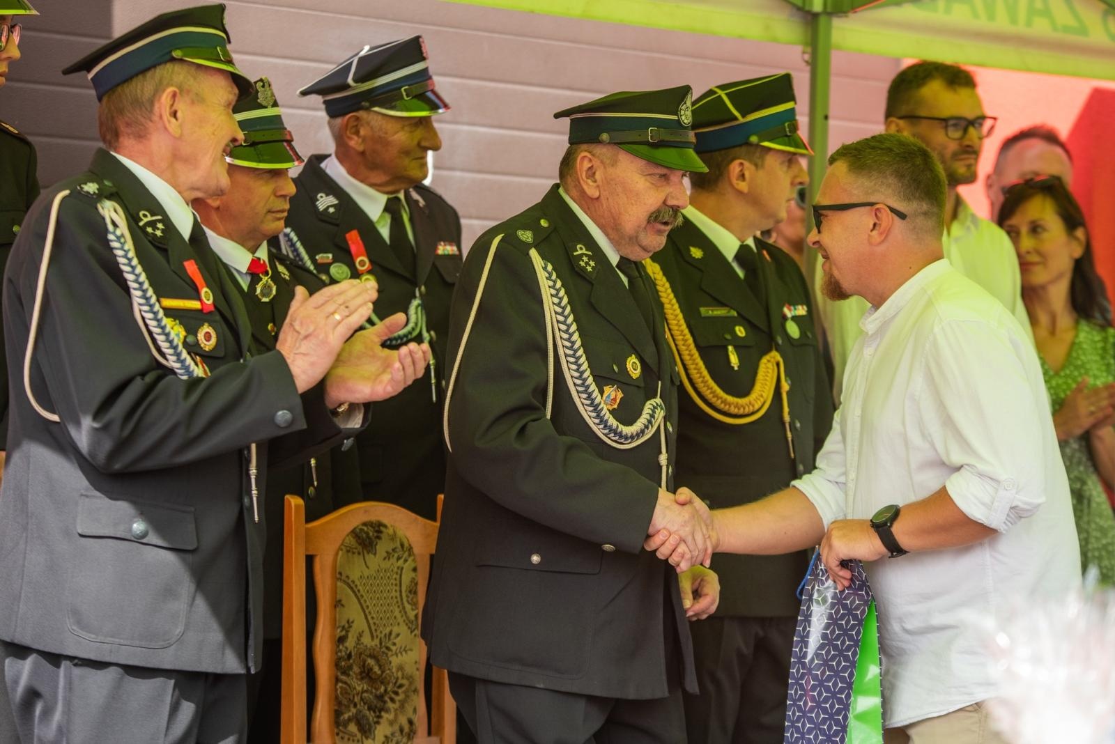 Zdjęcie w galerii na portalu naszwodzislaw.com: Jubileusz 90-lecia OSP Zawada. Strażacka tradycja i wspólne świętowanie [FOTO] wiadomości z regionu