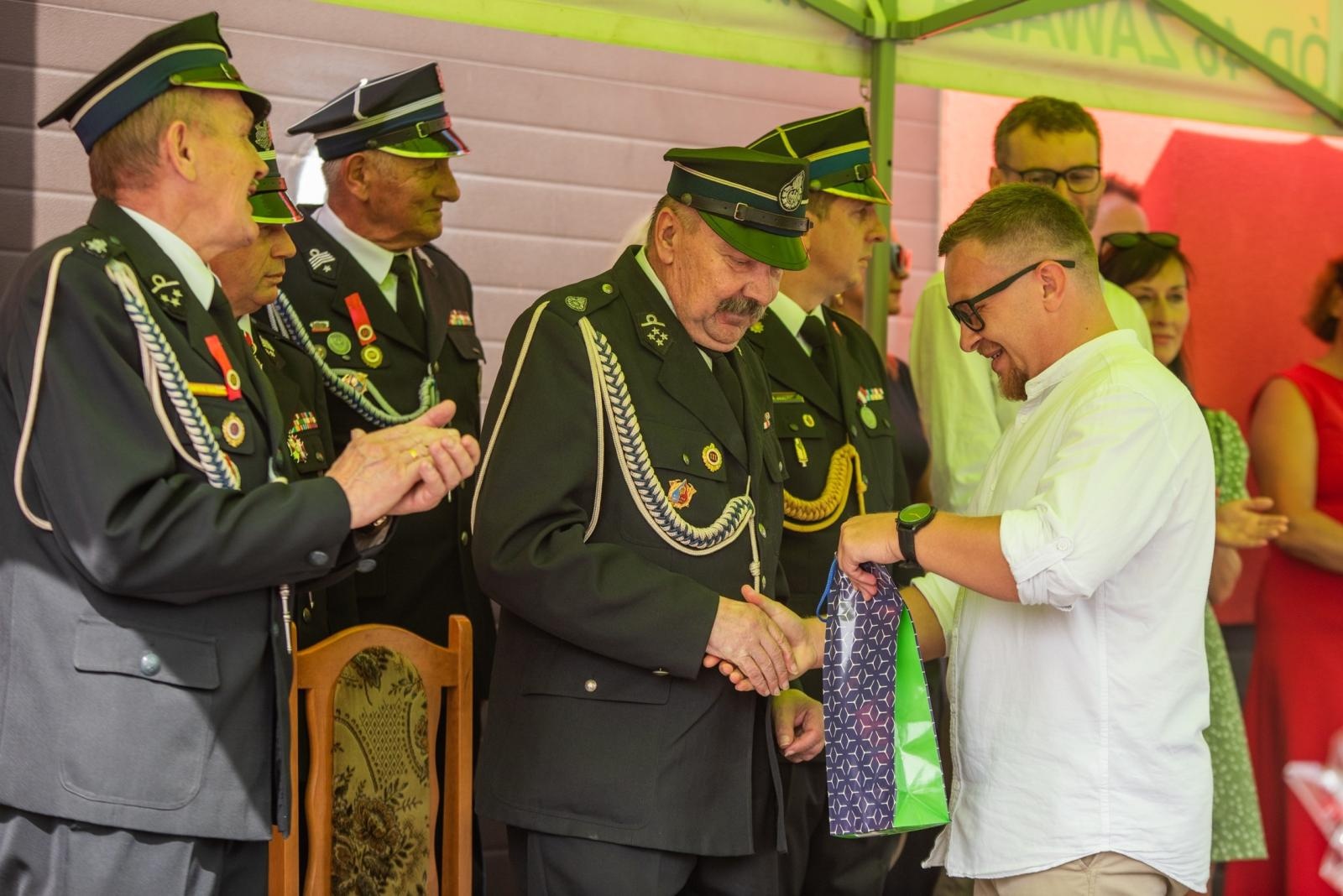 Zdjęcie w galerii na portalu naszwodzislaw.com: Jubileusz 90-lecia OSP Zawada. Strażacka tradycja i wspólne świętowanie [FOTO] wiadomości z regionu