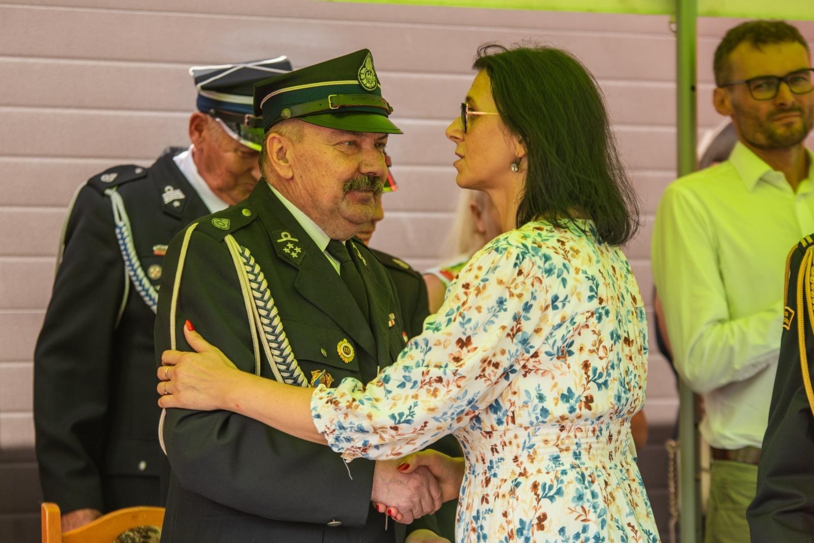 Zdjęcie w galerii na portalu naszwodzislaw.com: Jubileusz 90-lecia OSP Zawada. Strażacka tradycja i wspólne świętowanie [FOTO] wiadomości z regionu