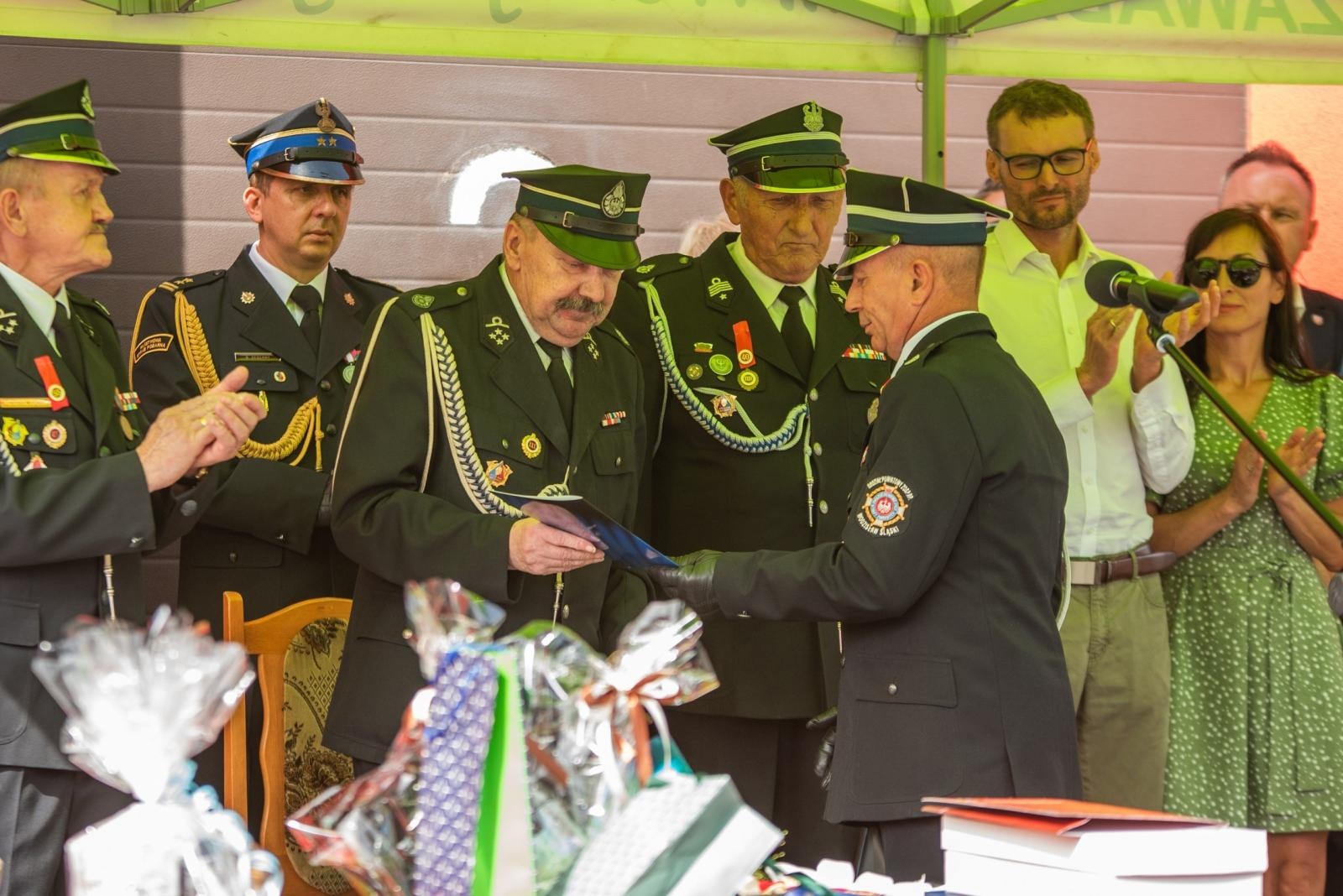 Zdjęcie w galerii na portalu naszwodzislaw.com: Jubileusz 90-lecia OSP Zawada. Strażacka tradycja i wspólne świętowanie [FOTO] wiadomości z regionu
