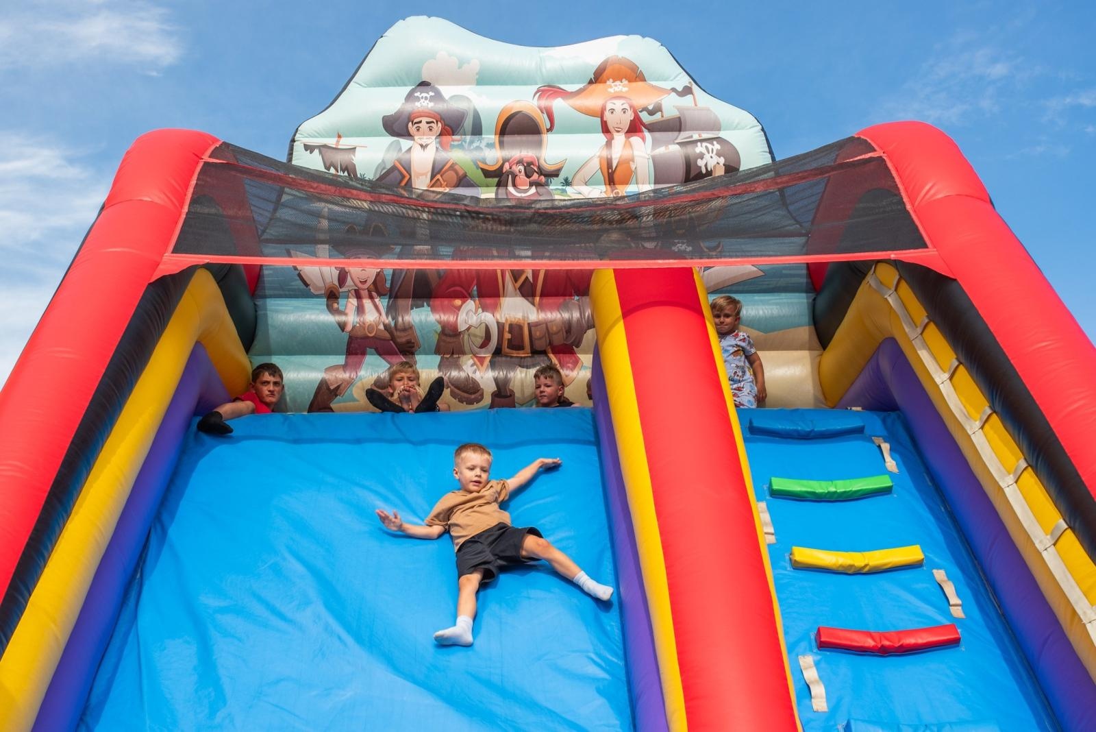 Zdjęcie w galerii na portalu naszwodzislaw.com: Jubileusz 90-lecia OSP Zawada. Strażacka tradycja i wspólne świętowanie [FOTO] wiadomości z regionu