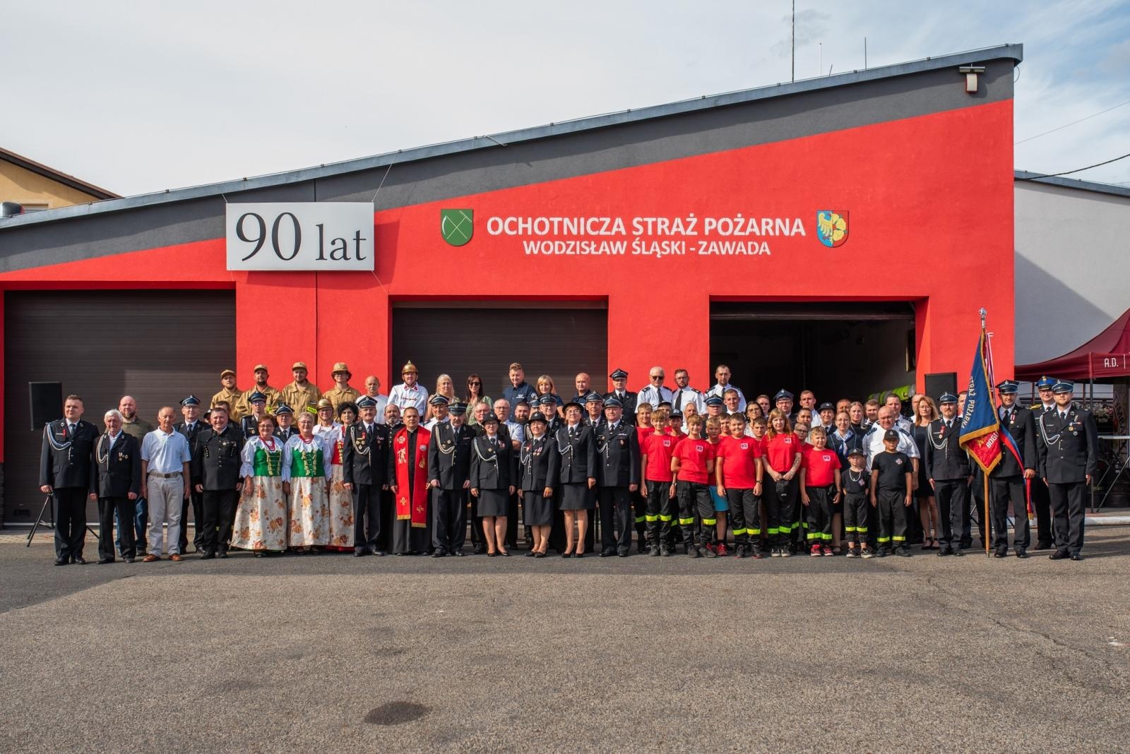 Zdjęcie w galerii na portalu naszwodzislaw.com: Jubileusz 90-lecia OSP Zawada. Strażacka tradycja i wspólne świętowanie [FOTO] wiadomości z regionu