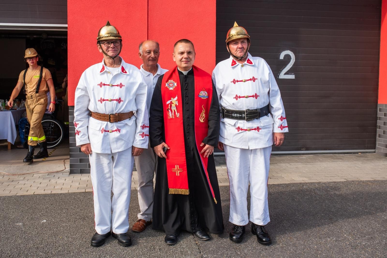 Zdjęcie w galerii na portalu naszwodzislaw.com: Jubileusz 90-lecia OSP Zawada. Strażacka tradycja i wspólne świętowanie [FOTO] wiadomości z regionu