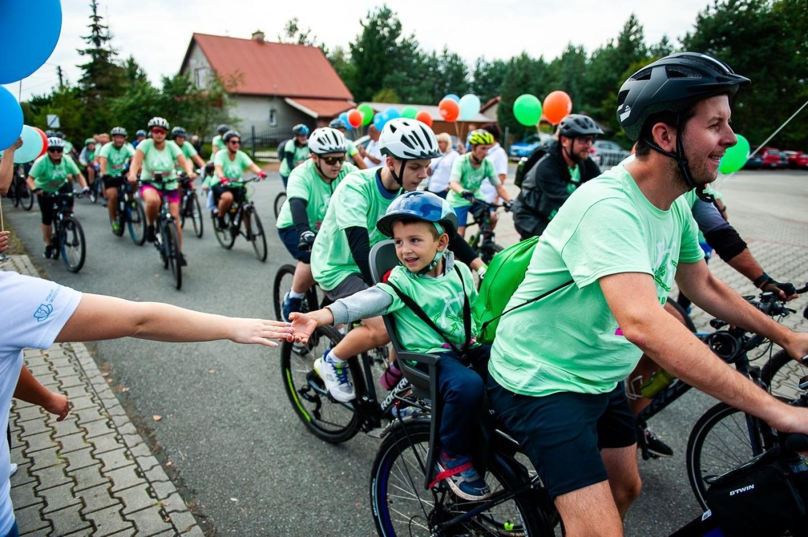 Zdjęcie w galerii na portalu naszwodzislaw.com: 840 rowerzystów na XXV Powiatowym Rajdzie Rowerowym wiadomości z regionu