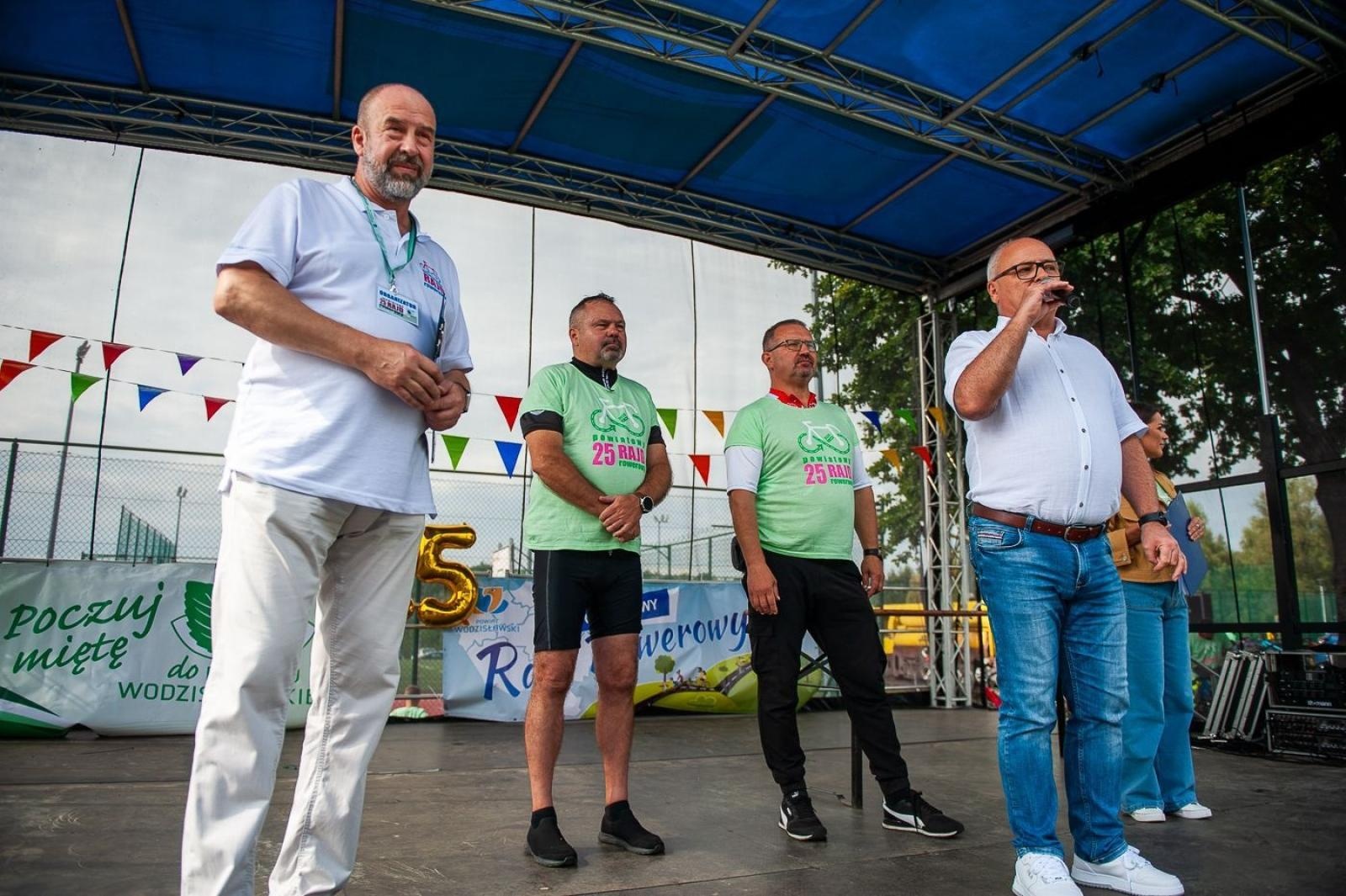 Zdjęcie w galerii na portalu naszwodzislaw.com: 840 rowerzystów na XXV Powiatowym Rajdzie Rowerowym wiadomości z regionu